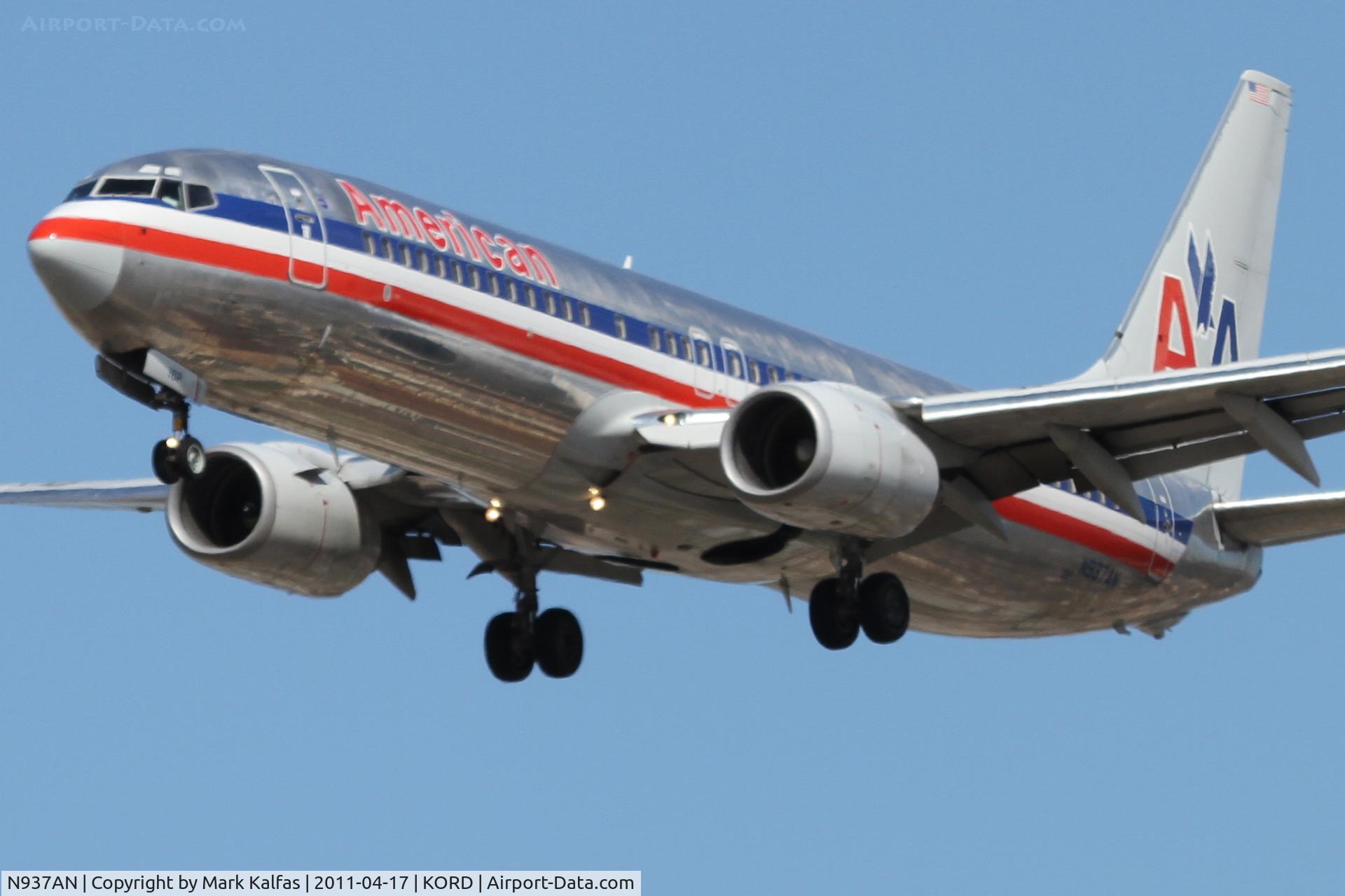 N937AN, 2000 Boeing 737-823 C/N 30082, American Airlines Boeing 737-823, AAL1758 arriving from KSFO, RWY 28 KORD.