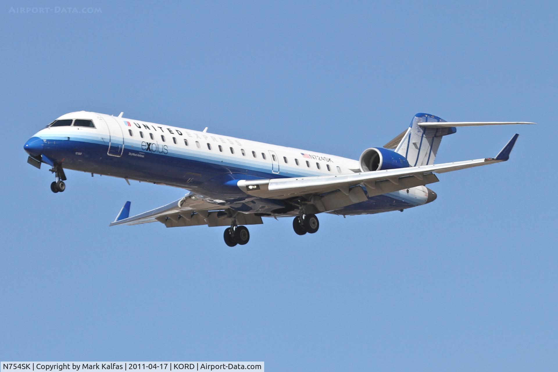 N754SK, 2005 Bombardier CRJ-701 (CL-600-2C10) Regional Jet C/N 10215, SkyWest/United Express Bombardier CL-600-2C10, SKW6466 arriving from KSLC, RWY 28 KORD.