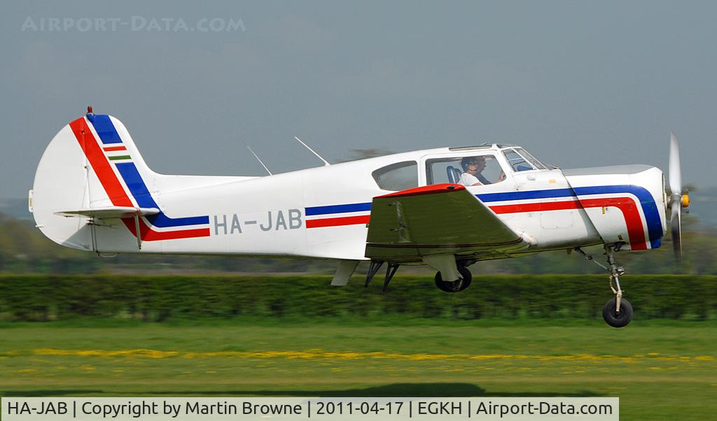 HA-JAB, 1978 Yakovlev Yak-18T C/N 2220202-3842, SHOT AT HEADCORN