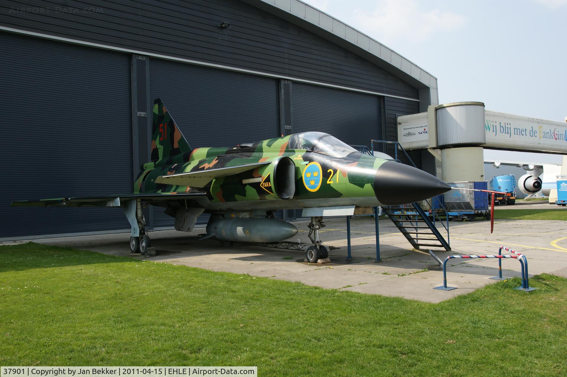 37901, 1975 Saab AJSH 37 Viggen C/N 37901, At display in the Aviodrome museum