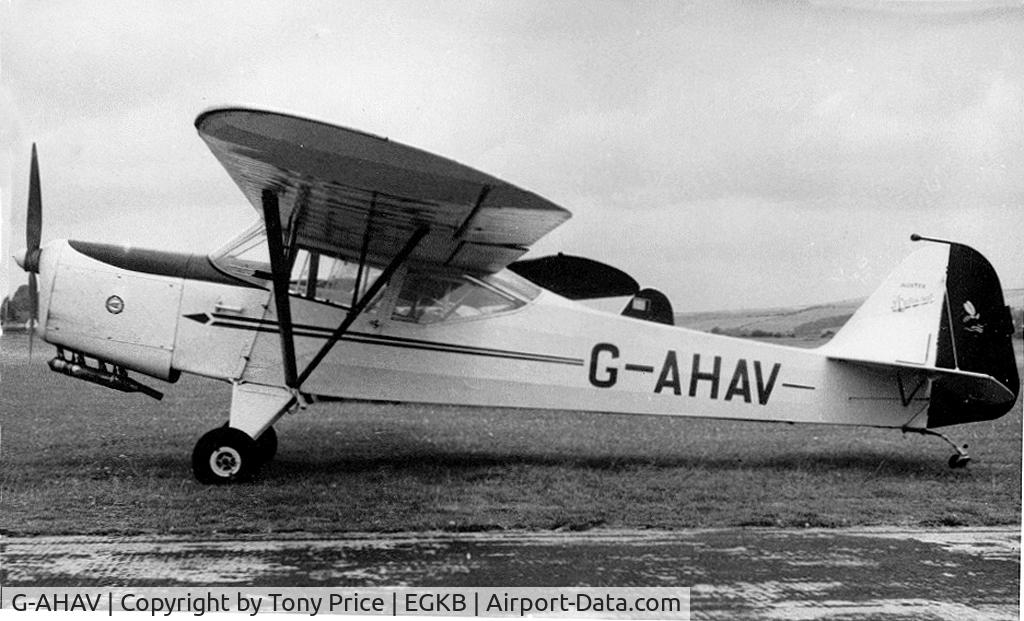 G-AHAV, 1946 Auster J-1N Alpha C/N 1863, G-AHAV Auster J1N c/n 1863
'Spookie Too' Air Touring Club at Biggin Hill. For a period was HB-EOM, re-registered G-AHAV then reg cancelled 1999