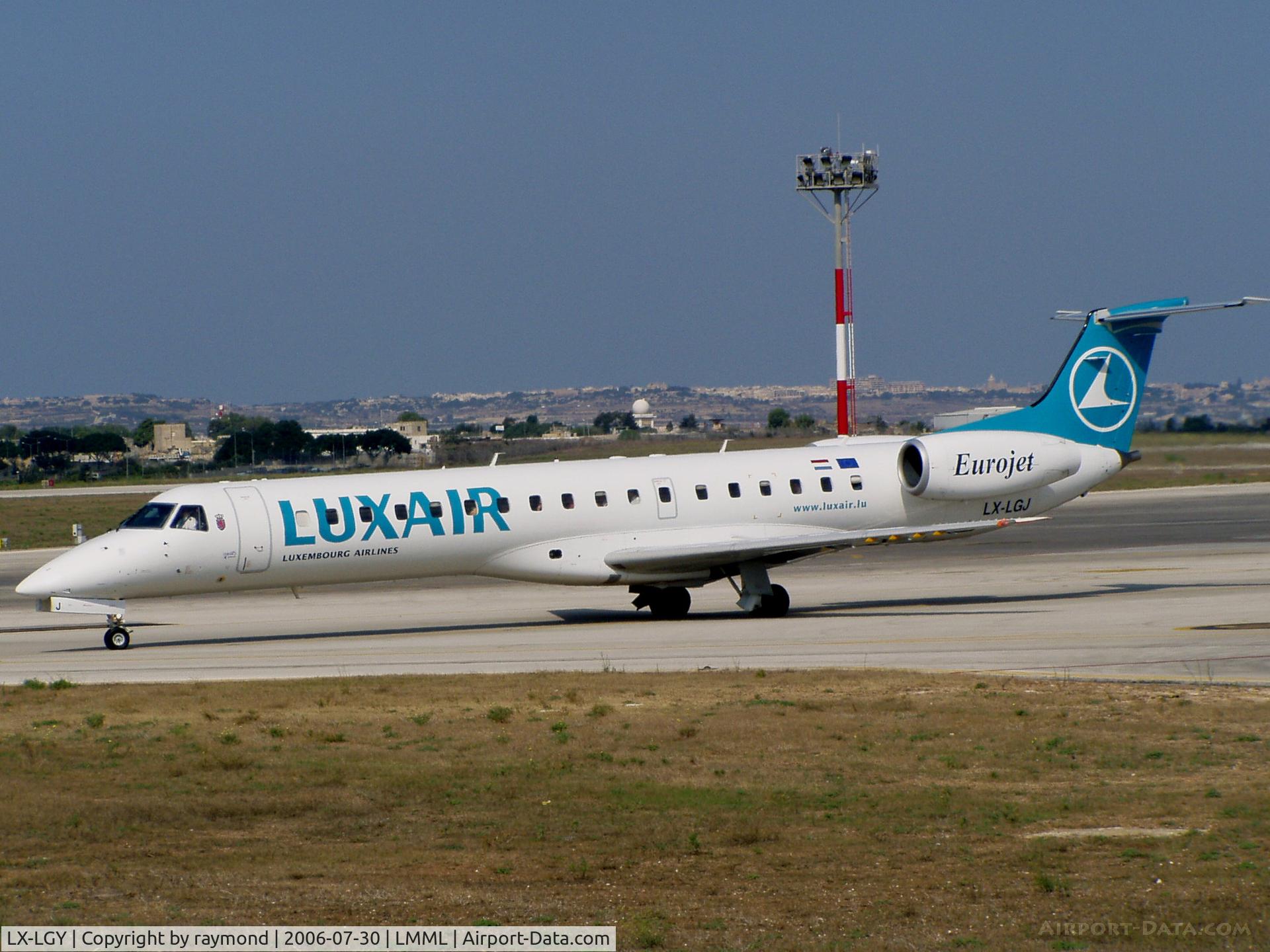 LX-LGY, 2000 Embraer EMB-145LU (ERJ-145LU) C/N 145242, ERJ145 LX-LGY Luxair in Luxair's old colour scheme.