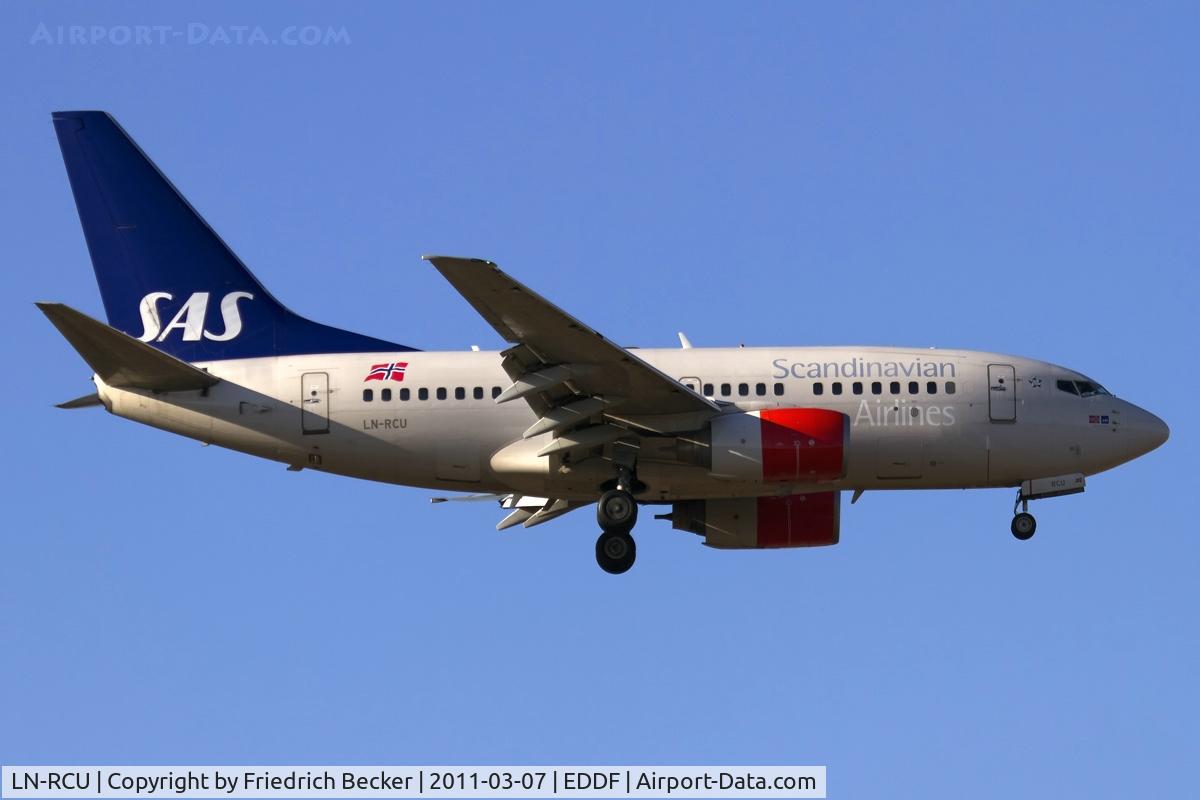 LN-RCU, 1999 Boeing 737-683 C/N 30190, on final