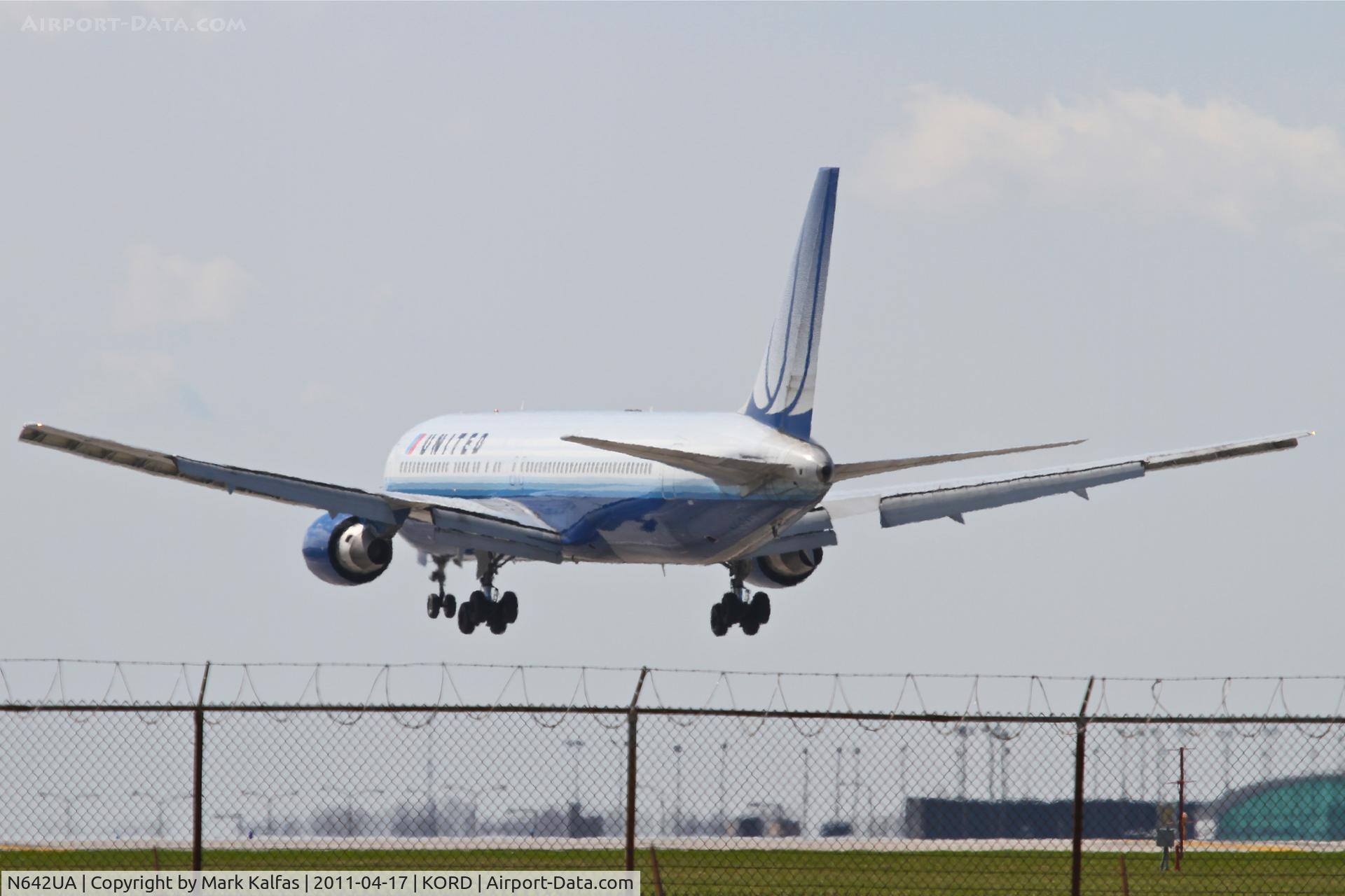 N642UA, 1991 Boeing 767-322 C/N 25092, United Airlines Boeing 767-322 - N642UA, UAL972 arriving from KSFO, RWY 28 approach KORD.
