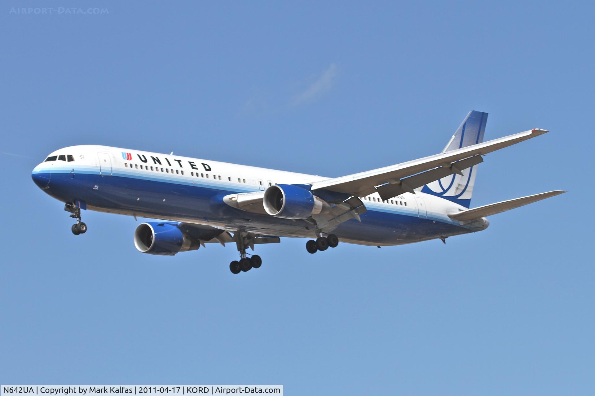 N642UA, 1991 Boeing 767-322 C/N 25092, United Airlines Boeing 767-322 - N642UA, UAL972 arriving from KSFO, RWY 28 approach KORD.