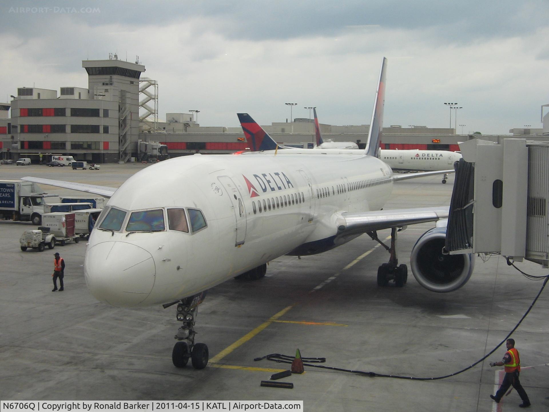 N6706Q, 2000 Boeing 757-232 C/N 30422, Atlanta