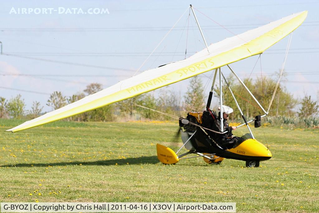 G-BYOZ, 1999 Mainair Rapier C/N 1208-0899-7-W1011, at Over Farm