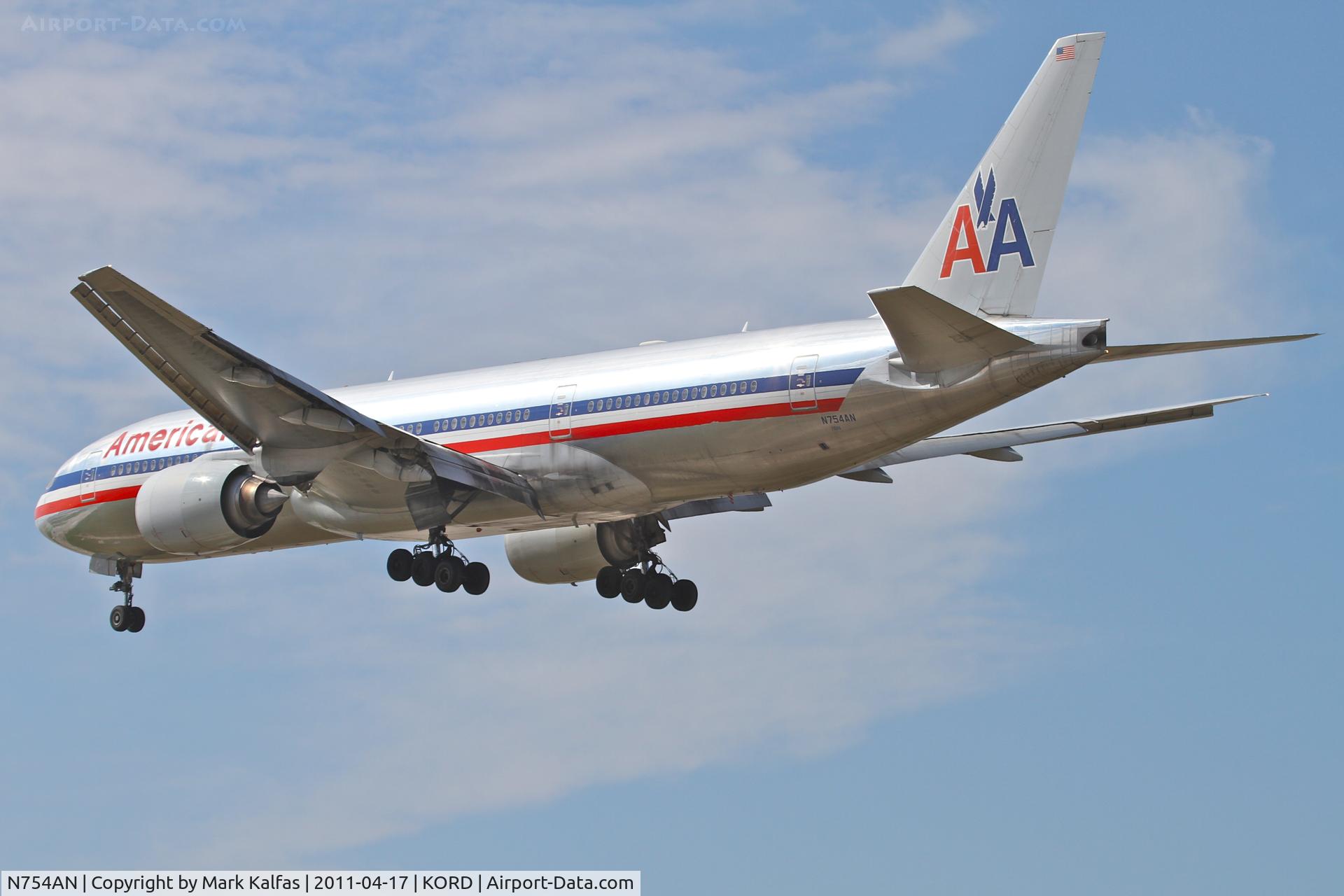 N754AN, 2001 Boeing 777-223 C/N 30262, American Airlines Boeing 777-223 N754AN, AAL47 arriving from EGGL (London Heathrow), on approach RWY 28 KORD.