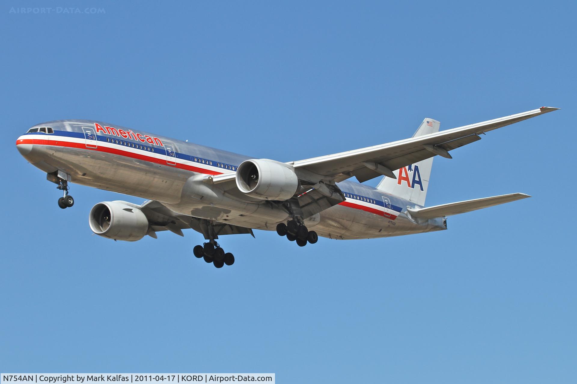 N754AN, 2001 Boeing 777-223 C/N 30262, American Airlines Boeing 777-223 N754AN, AAL47 arriving from EGGL (London Heathrow), on approach RWY 28 KORD.
