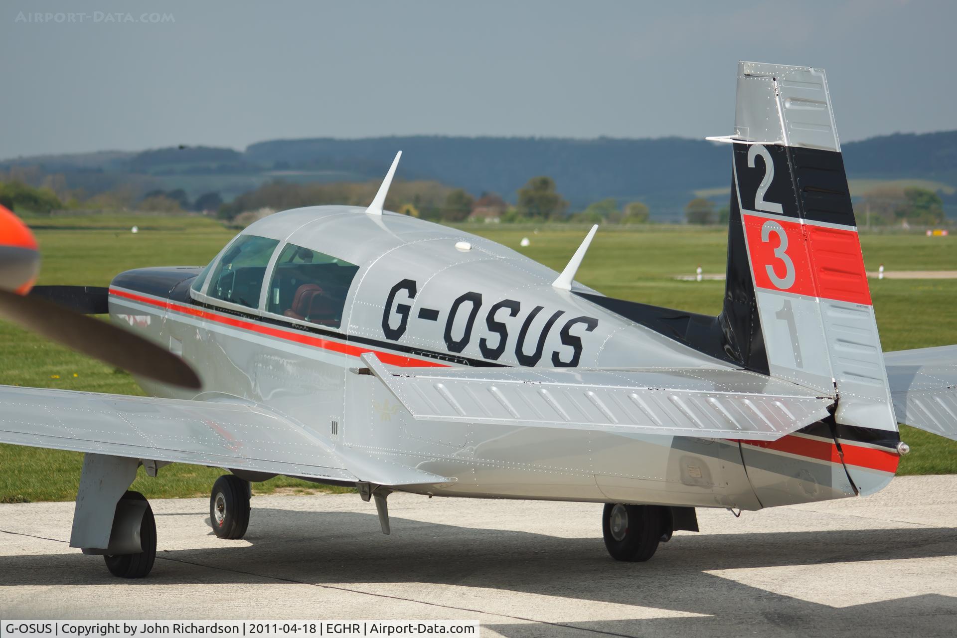G-OSUS, 1980 Mooney M20K C/N 25-0429, Visitor