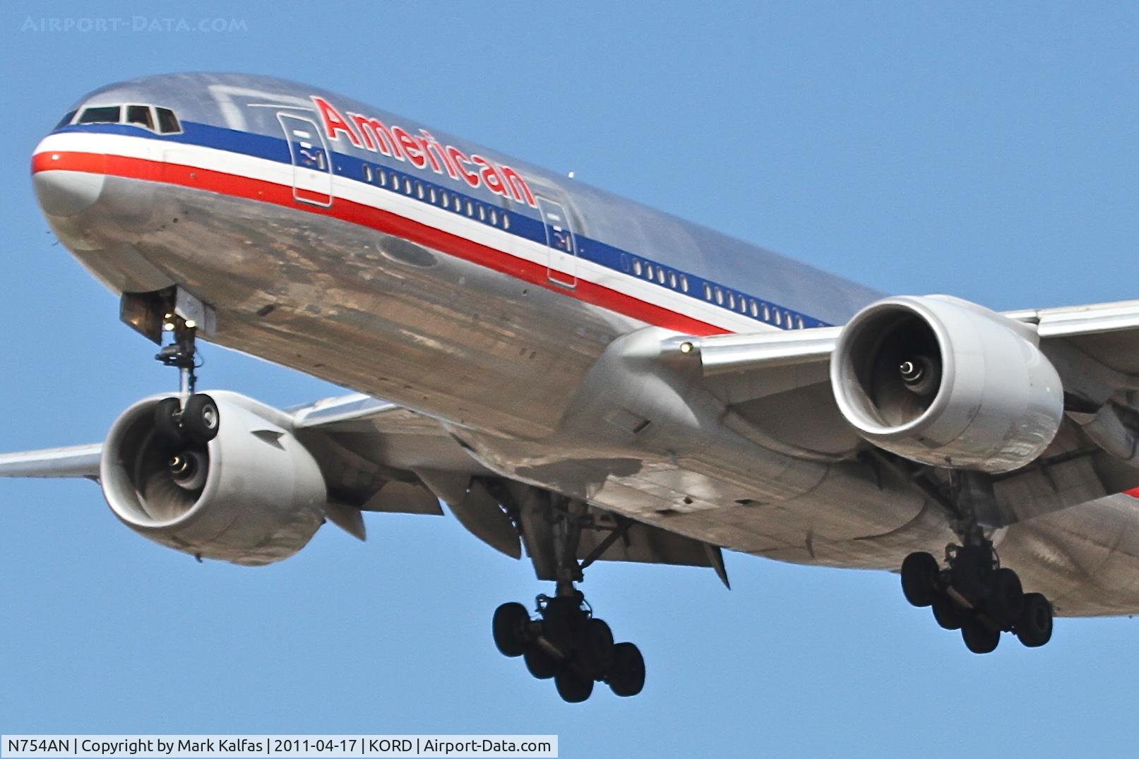 N754AN, 2001 Boeing 777-223 C/N 30262, American Airlines Boeing 777-223 N754AN, AAL47 arriving from EGGL (London Heathrow), on approach RWY 28 KORD.