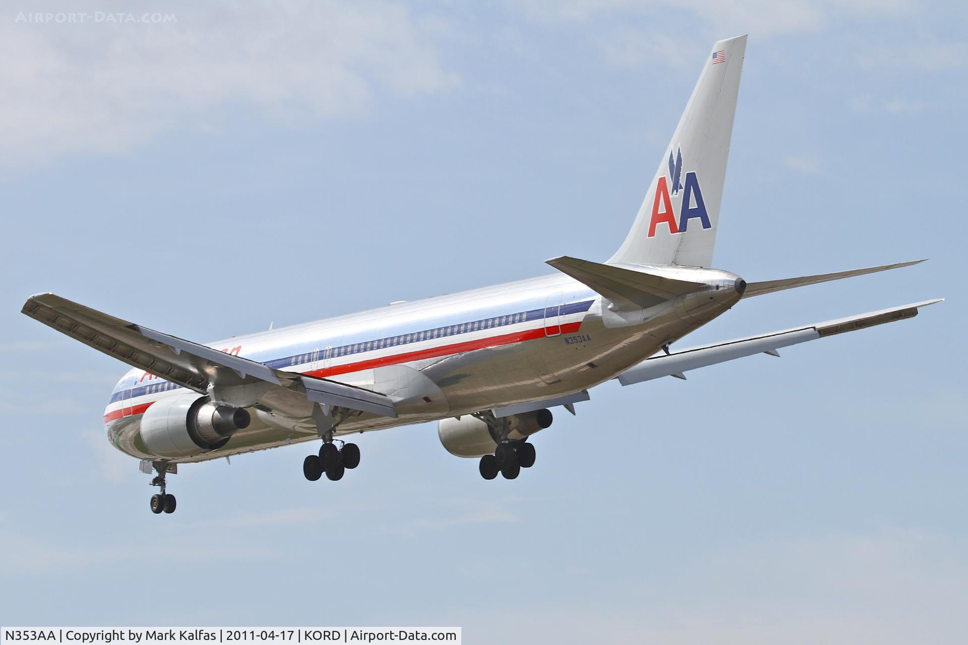 N353AA, 1988 Boeing 767-323 C/N 24034, American Airlines Boeing 767-323, N353AA, AAL1196 arriving from KLAX, on approach RWY 28 KORD.