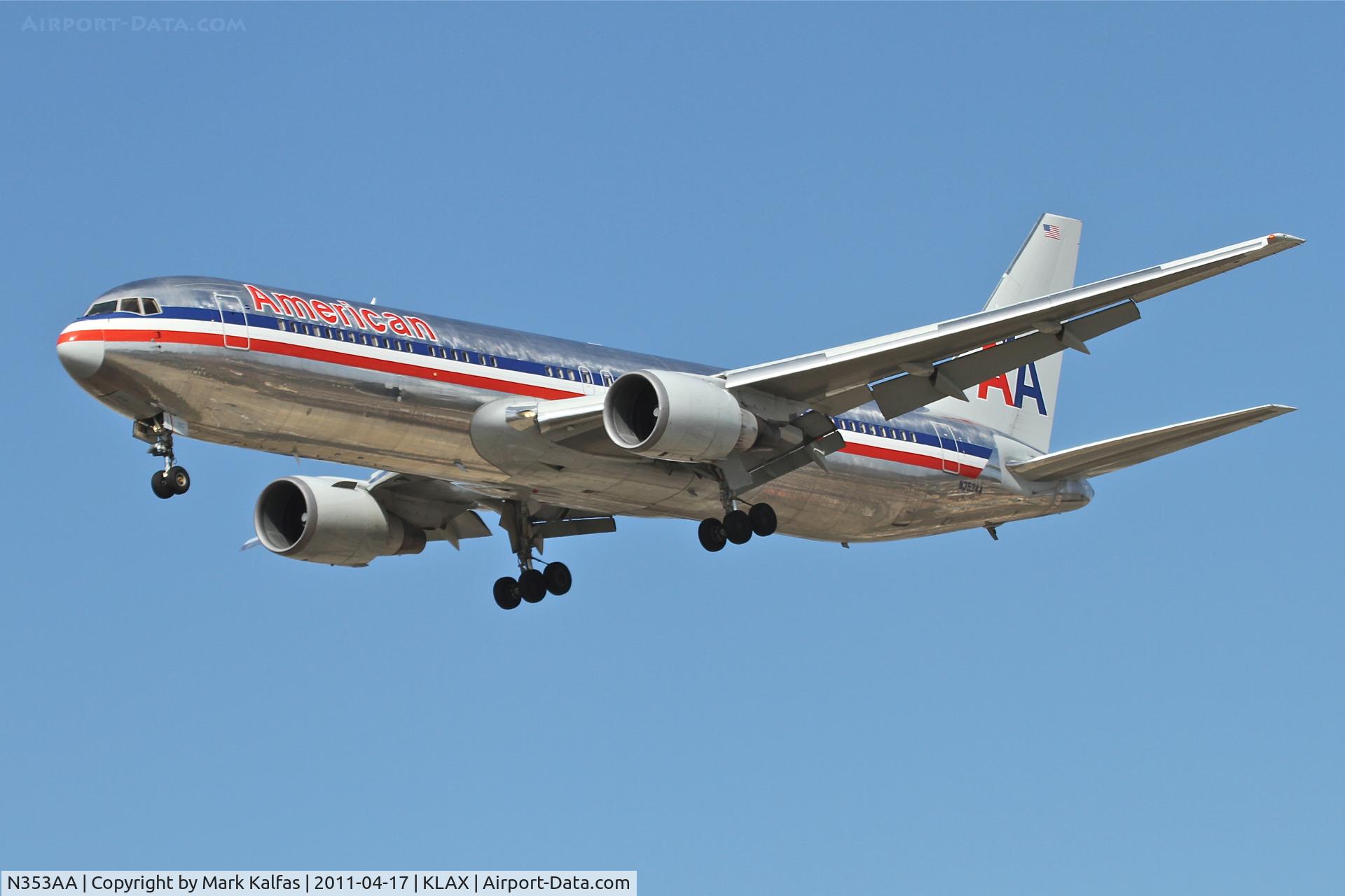 N353AA, 1988 Boeing 767-323 C/N 24034, American Airlines Boeing 767-323, N353AA, AAL1196 arriving from KLAX, on approach RWY 28 KORD.