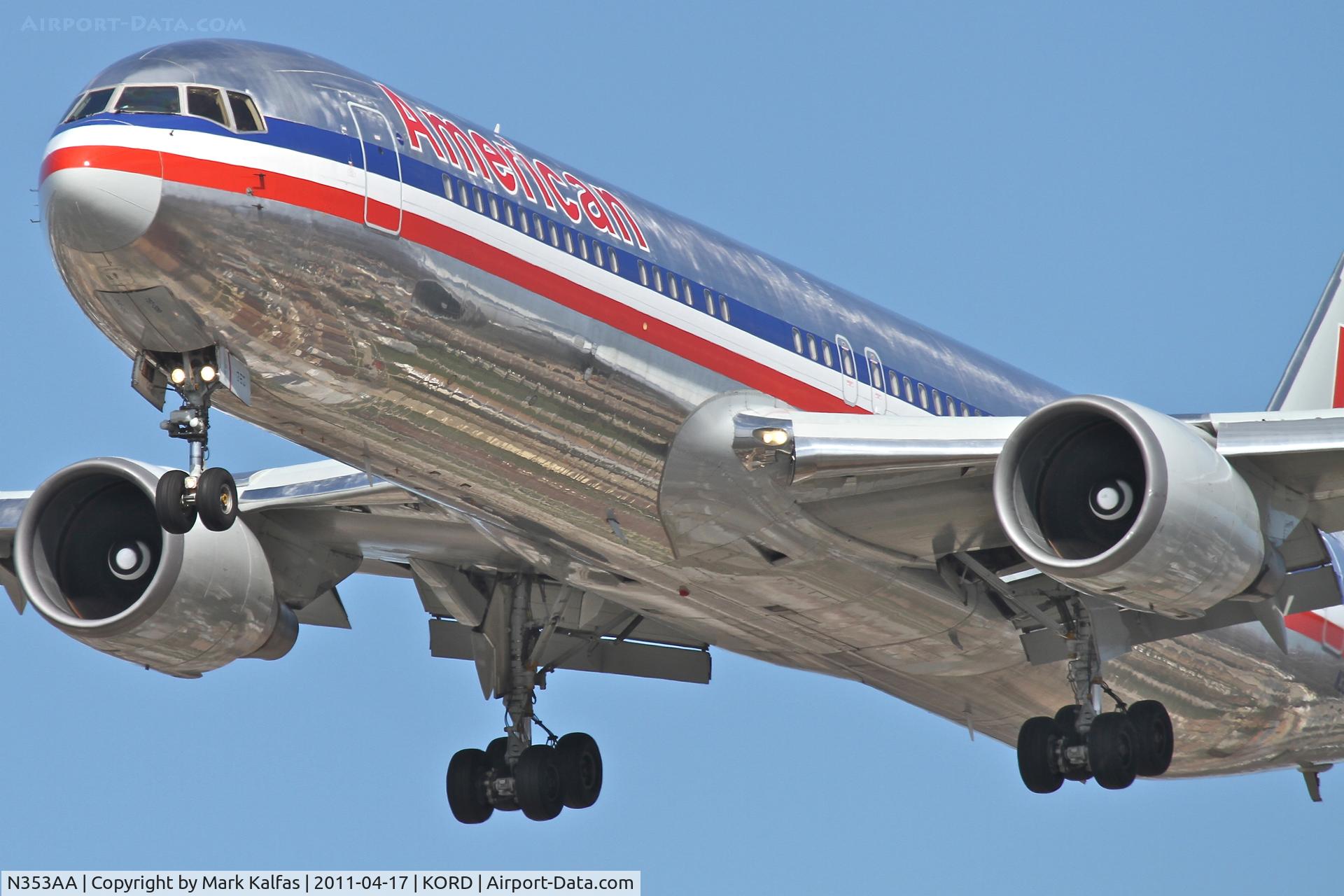 N353AA, 1988 Boeing 767-323 C/N 24034, American Airlines Boeing 767-323, N353AA, AAL1196 arriving from KLAX, on approach RWY 28 KORD.