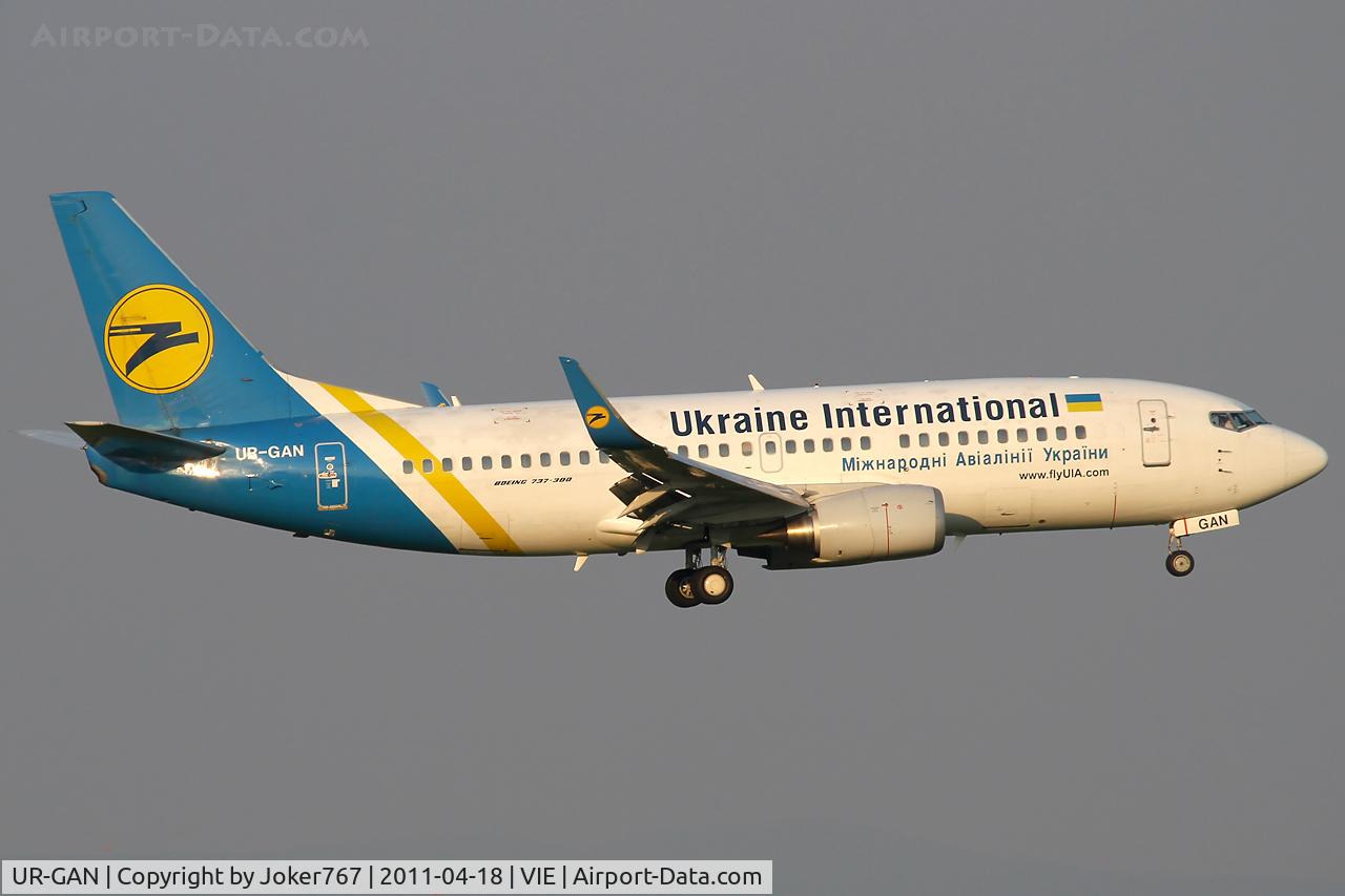 UR-GAN, 1998 Boeing 737-36N C/N 28569, Ukraine International