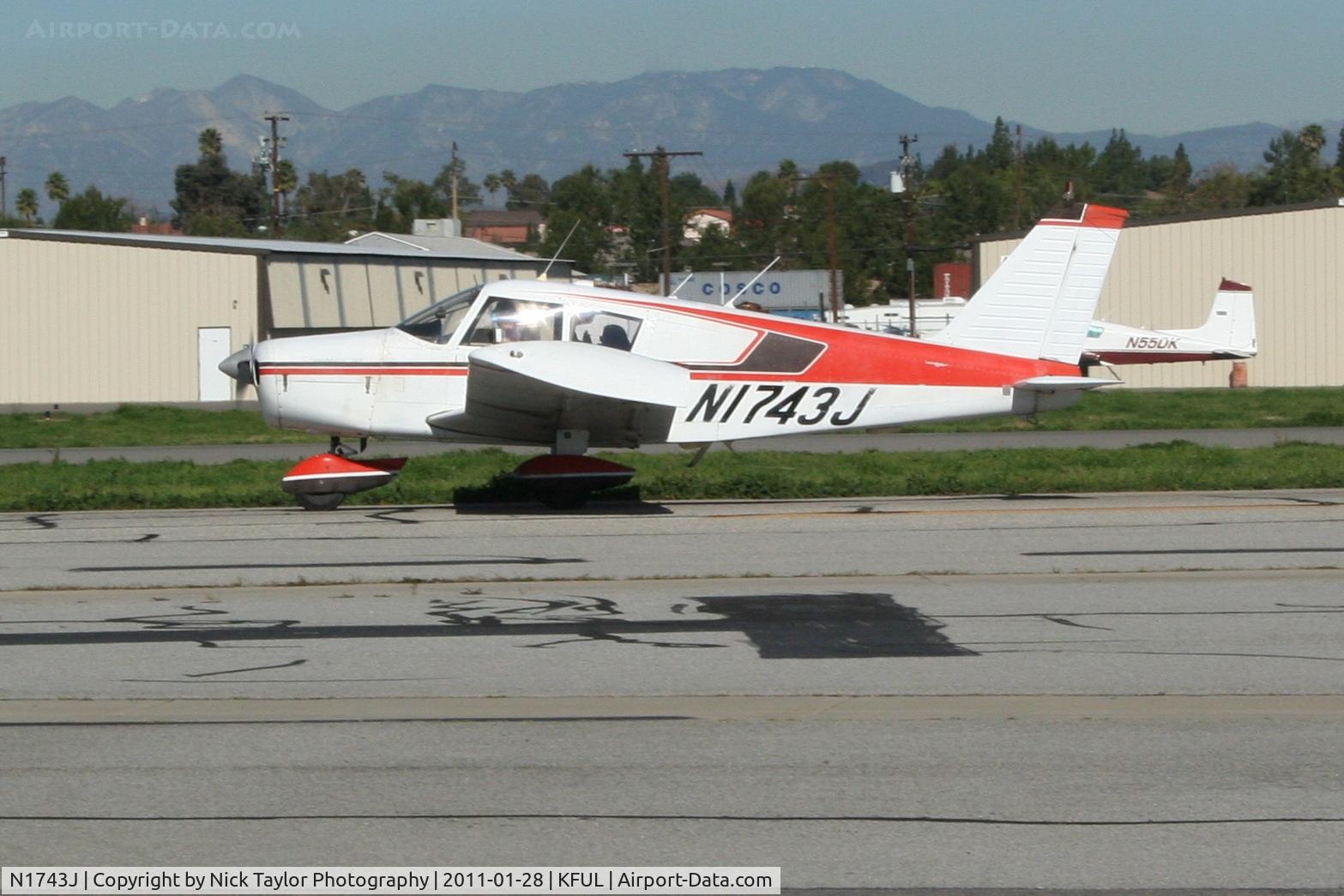 N1743J, 1968 Piper PA-28-140 C/N 28-24159, Taxiing to RWY 6 at FUL