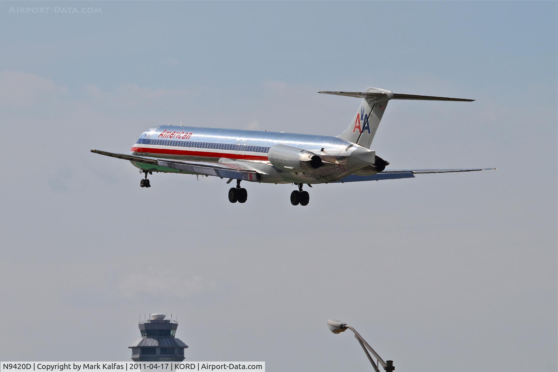 N9420D, 1989 McDonnell Douglas MD-83 (DC-9-83) C/N 49824, American Airlines Mcdonnell Douglas Aircraft Co MD 83, AAL1144 arriving from KPHX, RWY 28 KORD.