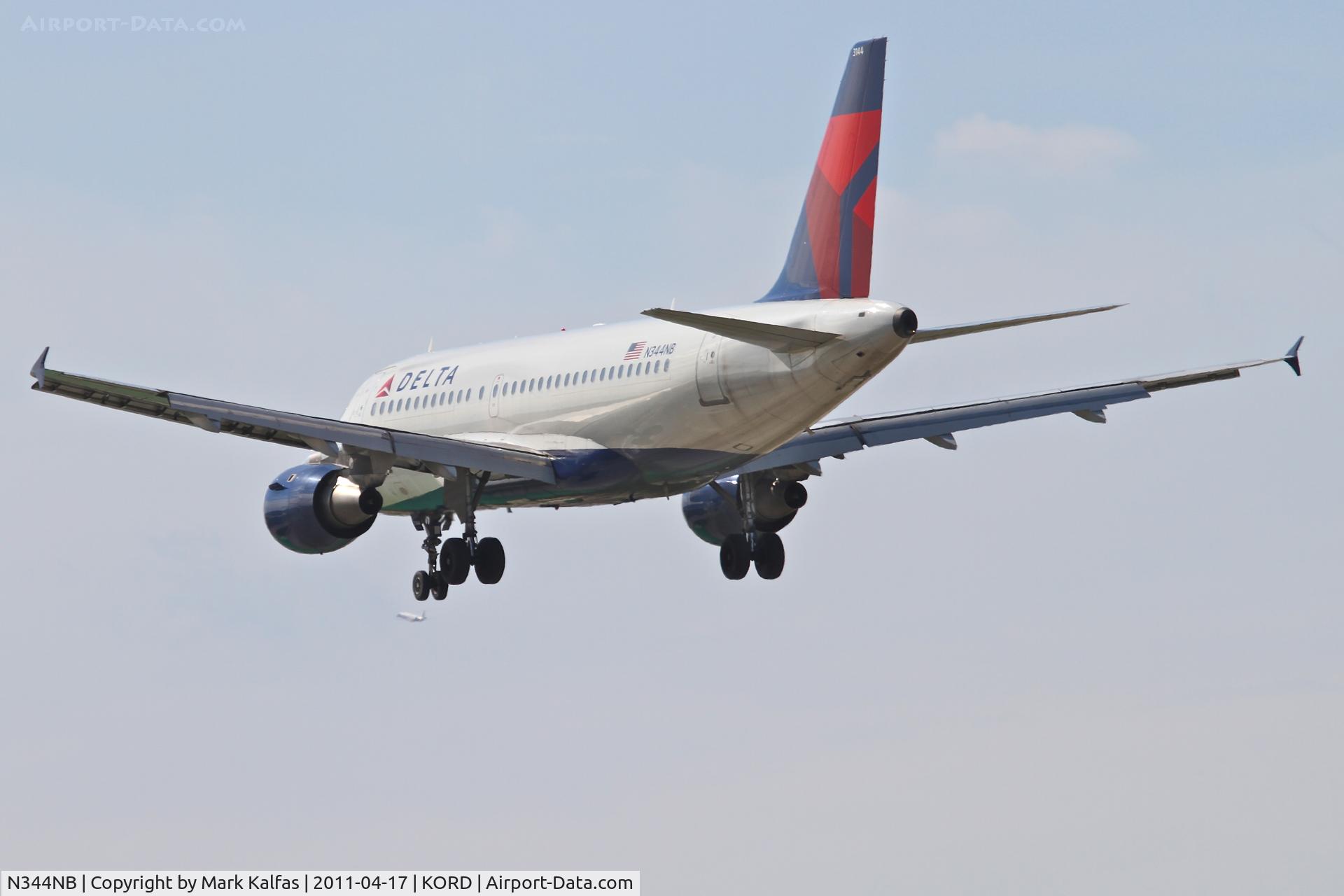 N344NB, 2002 Airbus A319-114 C/N 1766, Delta Airlines Airbus A319-114, DAL2087 arriving from KMEM, RWY 28 approach KORD.