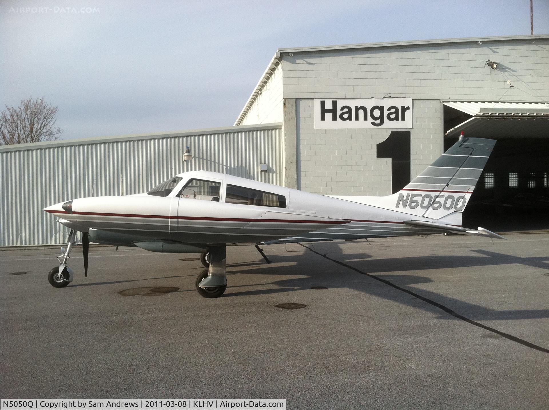N5050Q, 1968 Cessna 310N C/N 310N-0150, From the side