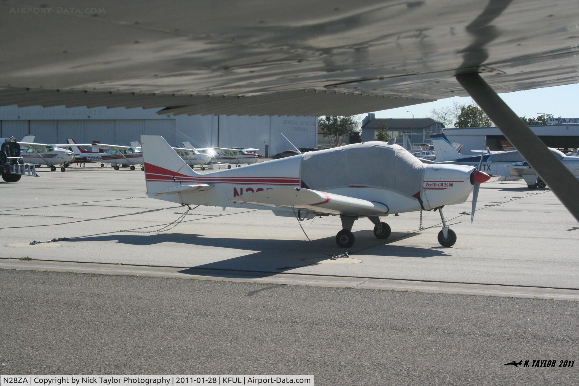 N28ZA, 1997 Zenair CH-2000 C/N 200028, Zenair Zenith sits in it's tie down at FUL