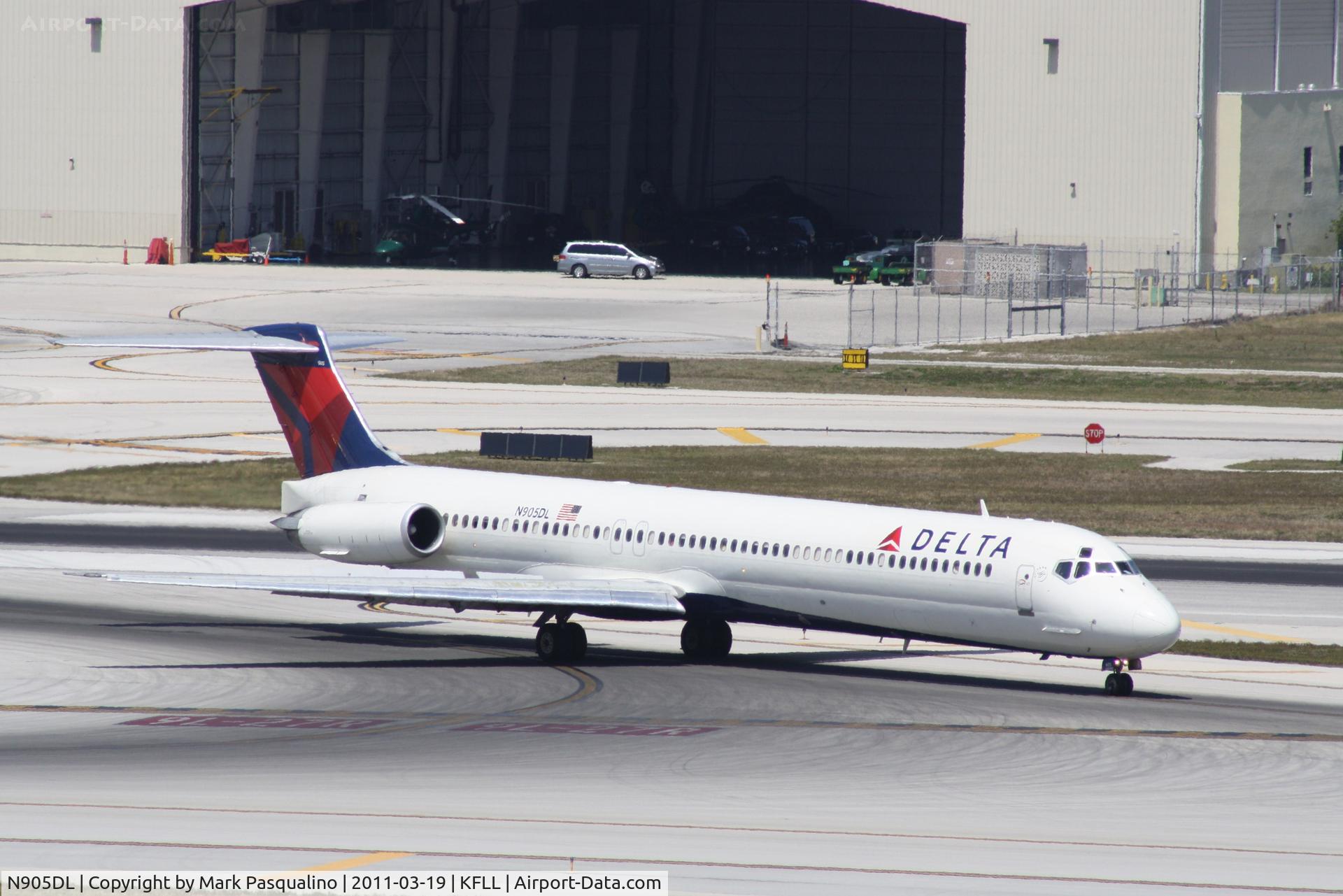 N905DL, 1987 McDonnell Douglas MD-88 C/N 49536, MD-88