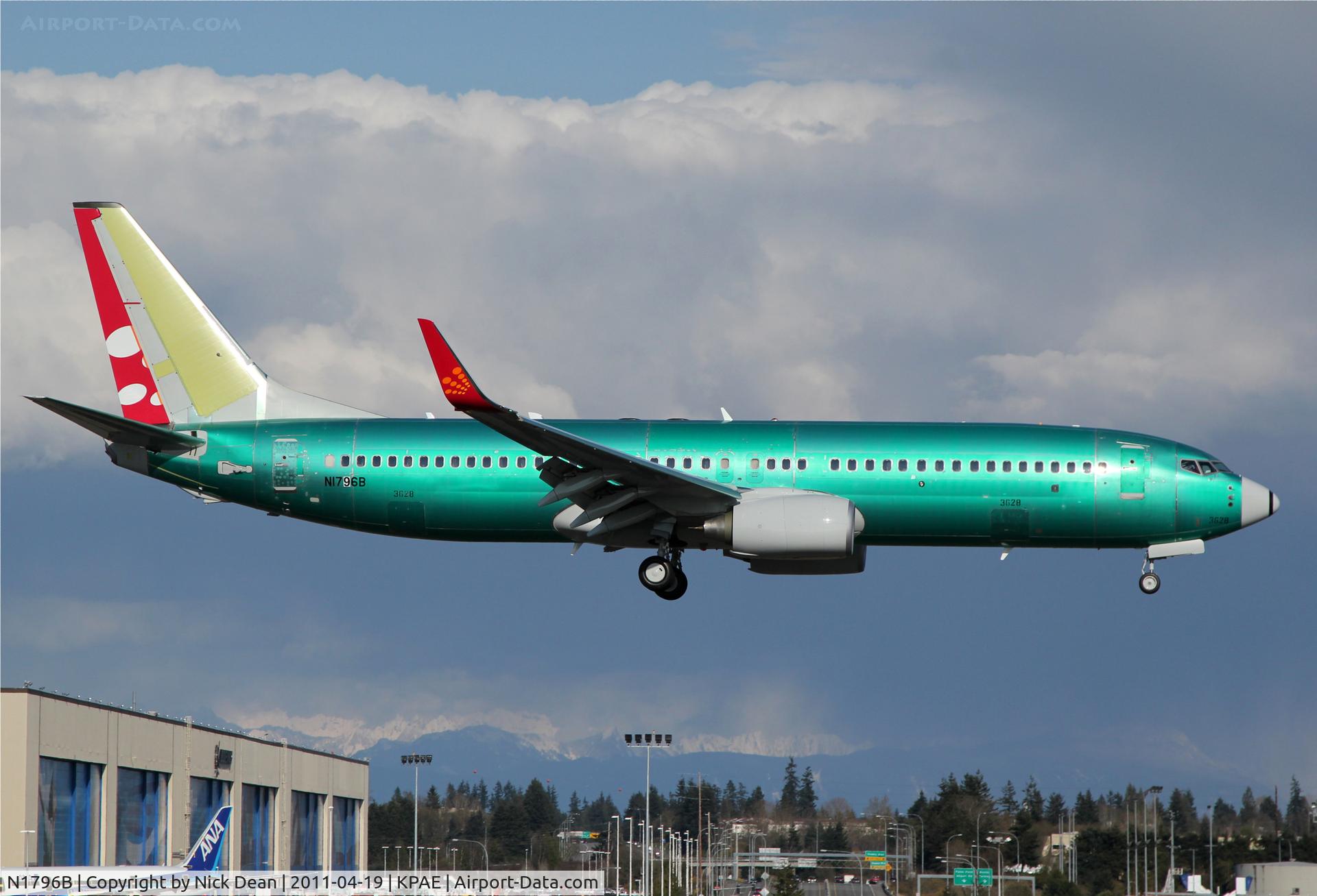 N1796B, 2011 Boeing 737-8GJ C/N 37366, KPAE Boeing 281 out of KRNT on first flight on short final for the 16R touch and go