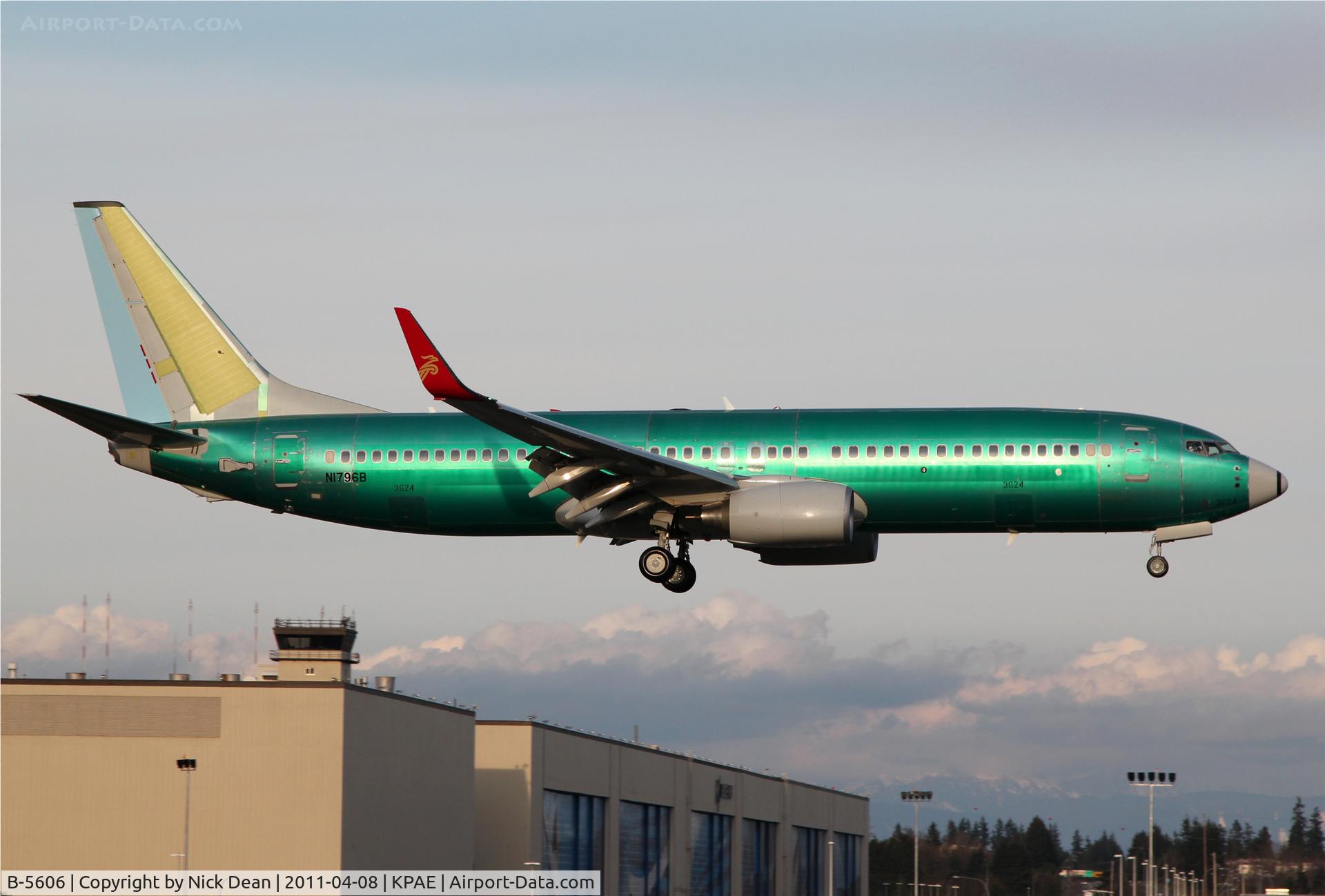 B-5606, 2011 Boeing 737-87L C/N 39143, KPAE Boeing 682