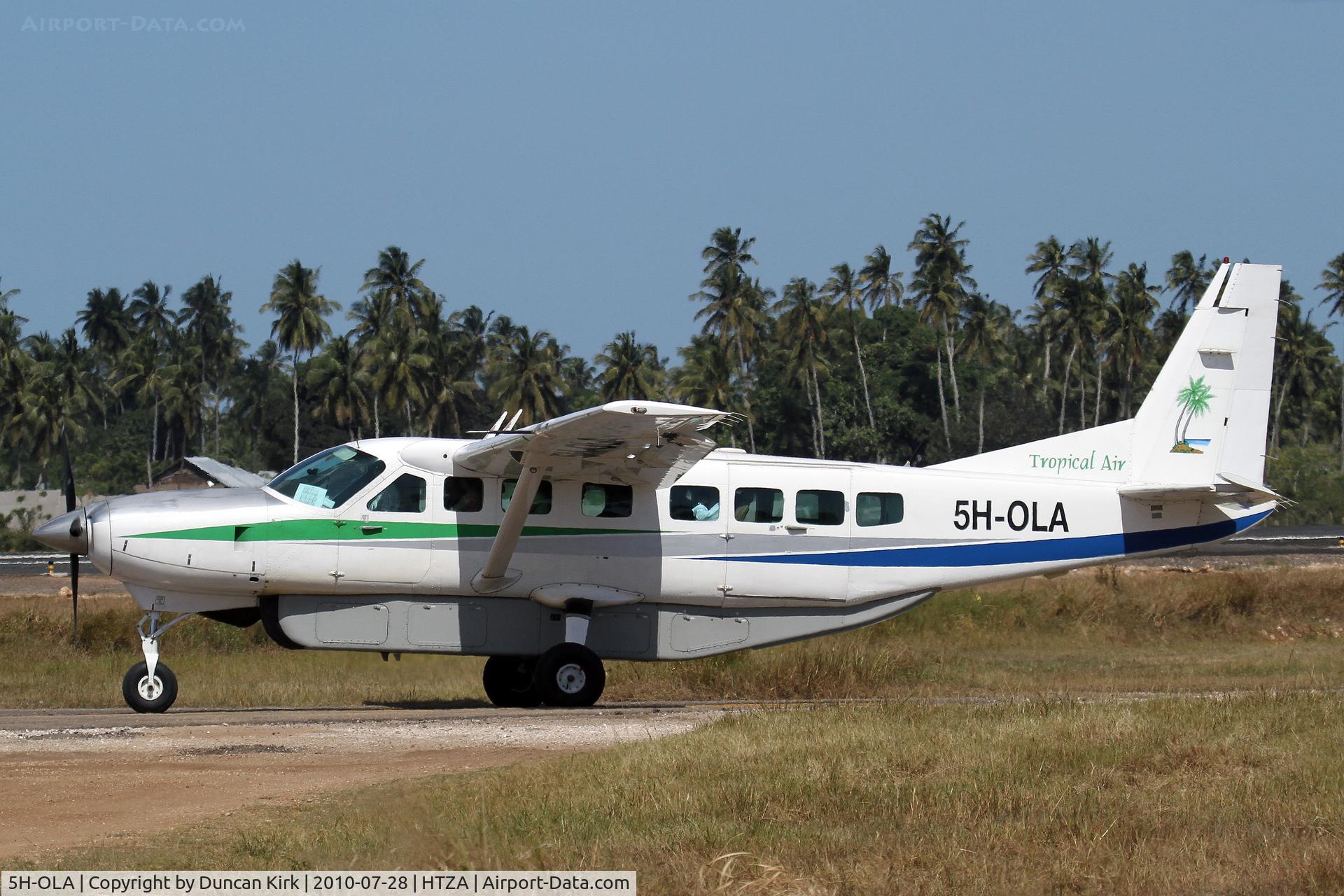 5H-OLA, 1994 Cessna 208B Grand Caravan C/N 208B0384, Holding for take-off at Zanzibar