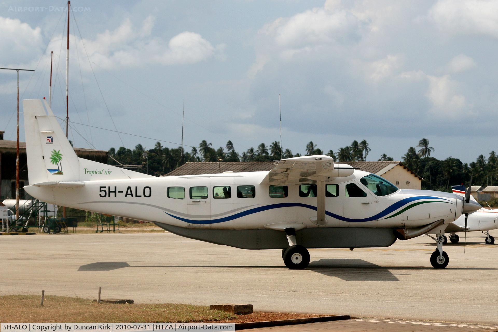 5H-ALO, 1998 Cessna 208B Grand Caravan C/N 208B-0668, On the main ramp at Zanzibar