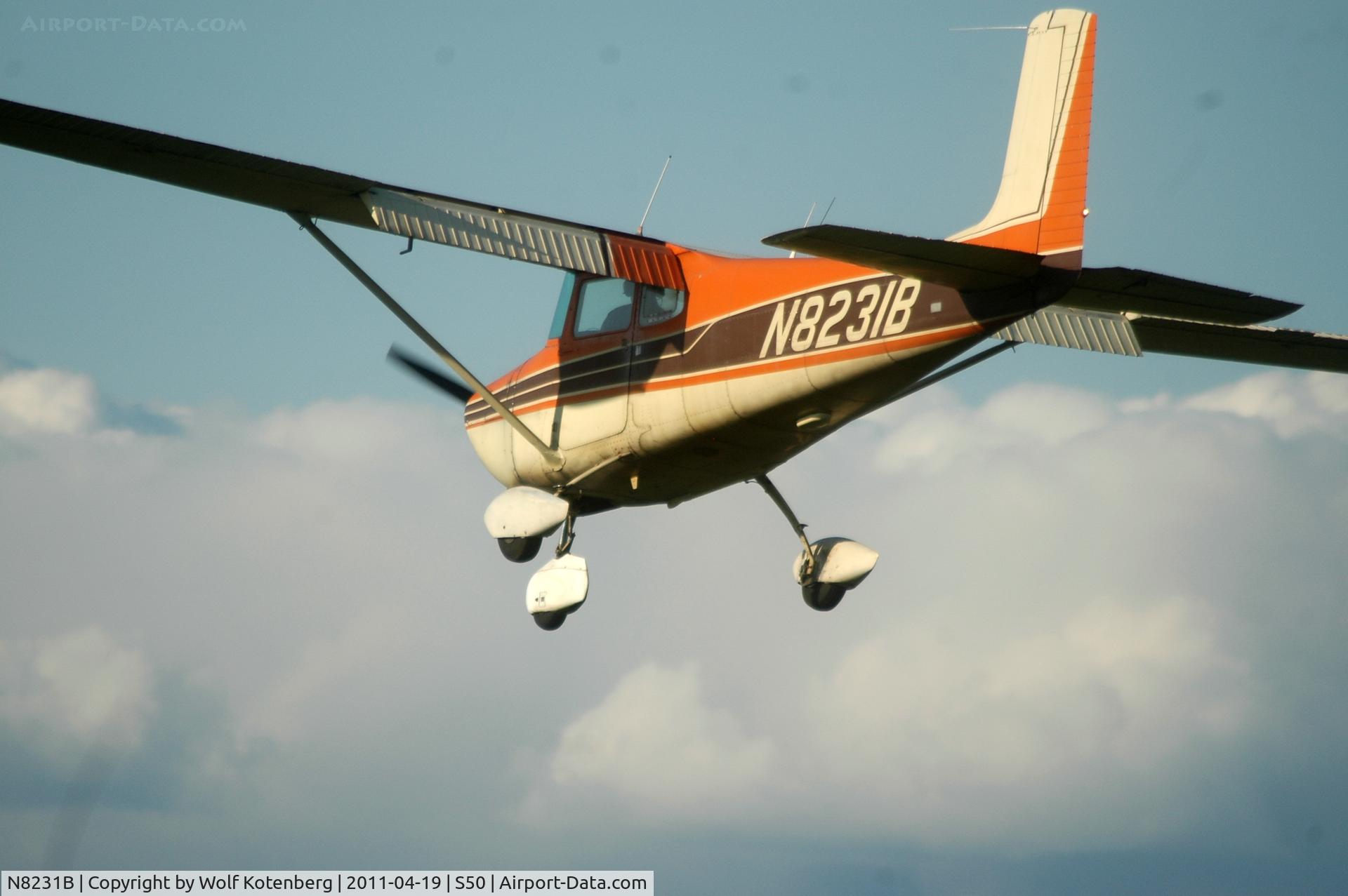 N8231B, 1957 Cessna 172 C/N 36031, Landing