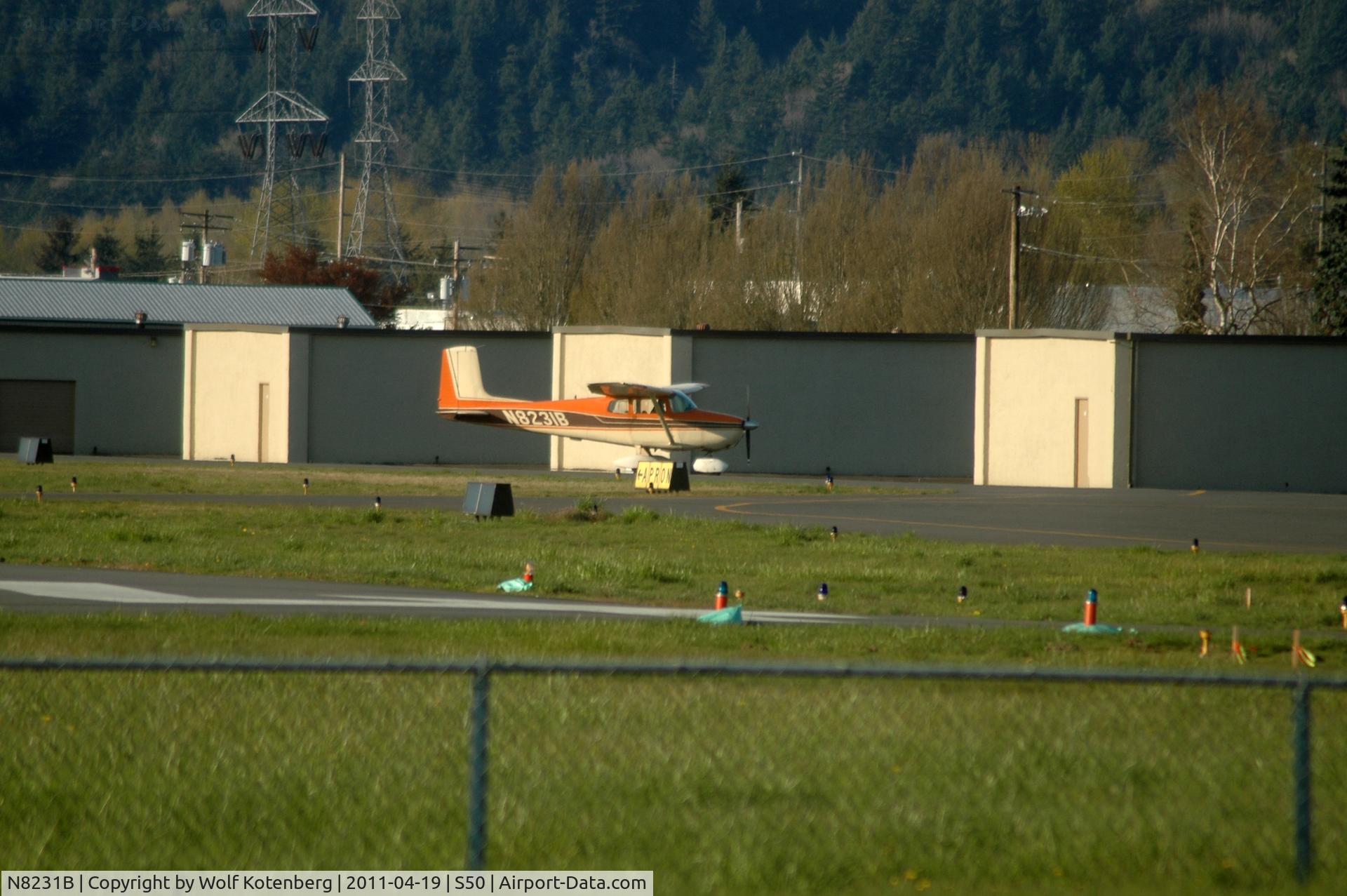 N8231B, 1957 Cessna 172 C/N 36031, taxying for the nest