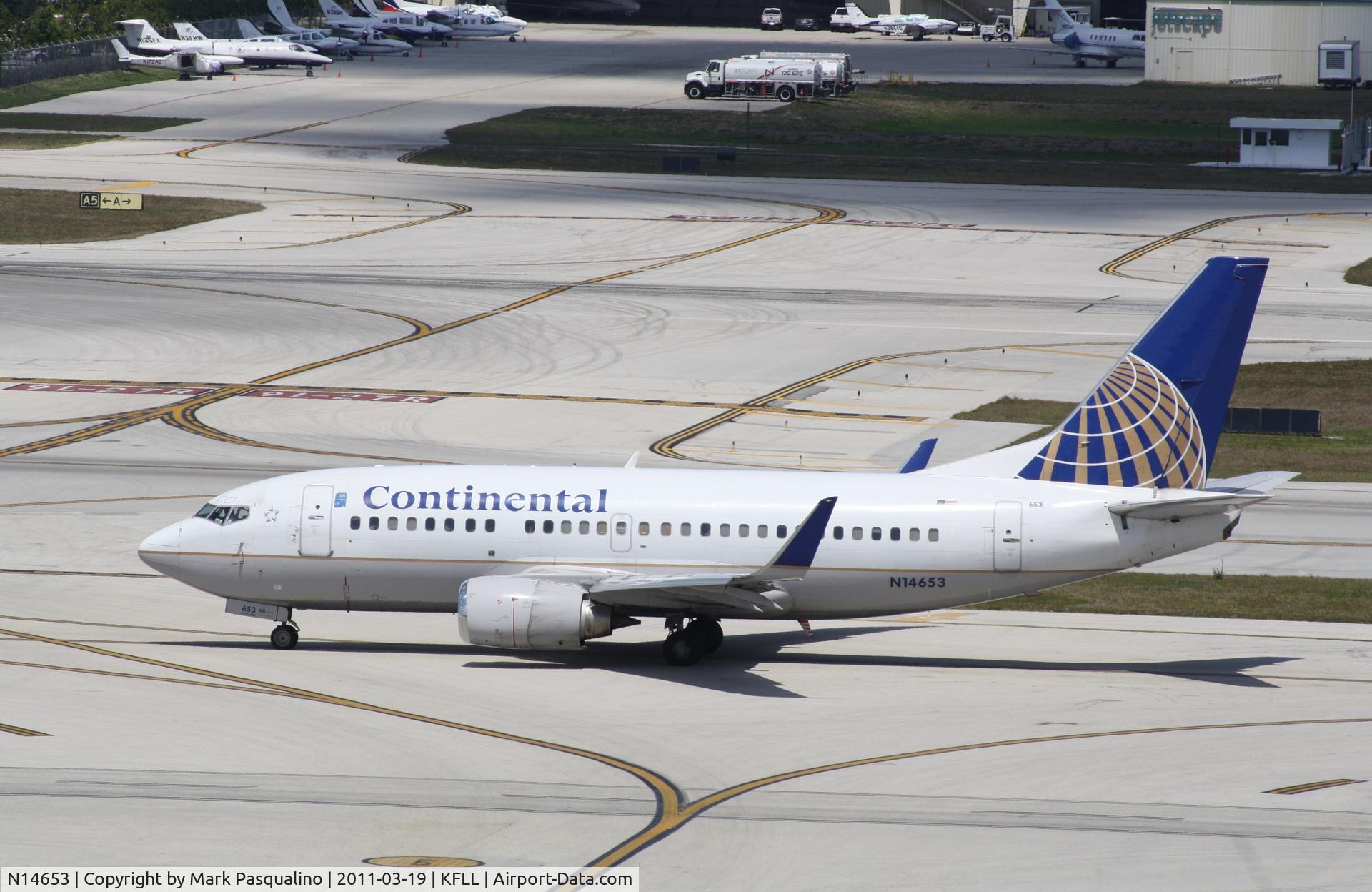 N14653, 1998 Boeing 737-524 C/N 28914, Boeing 737-500