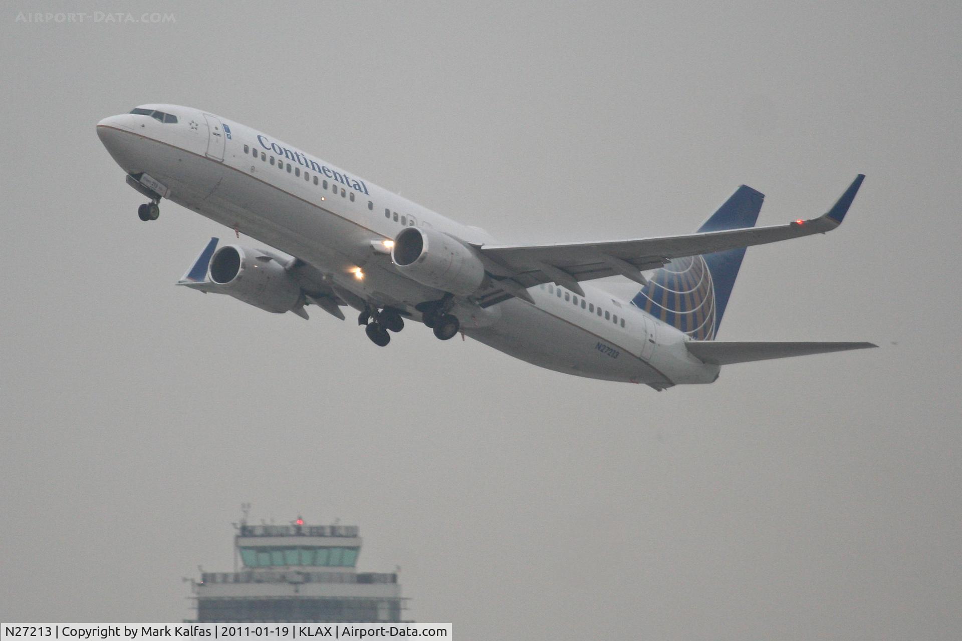 N27213, 1998 Boeing 737-824 C/N 28773, Continental Airlines Boeing 737-824, N27213 departing RWY 25R KLAX.