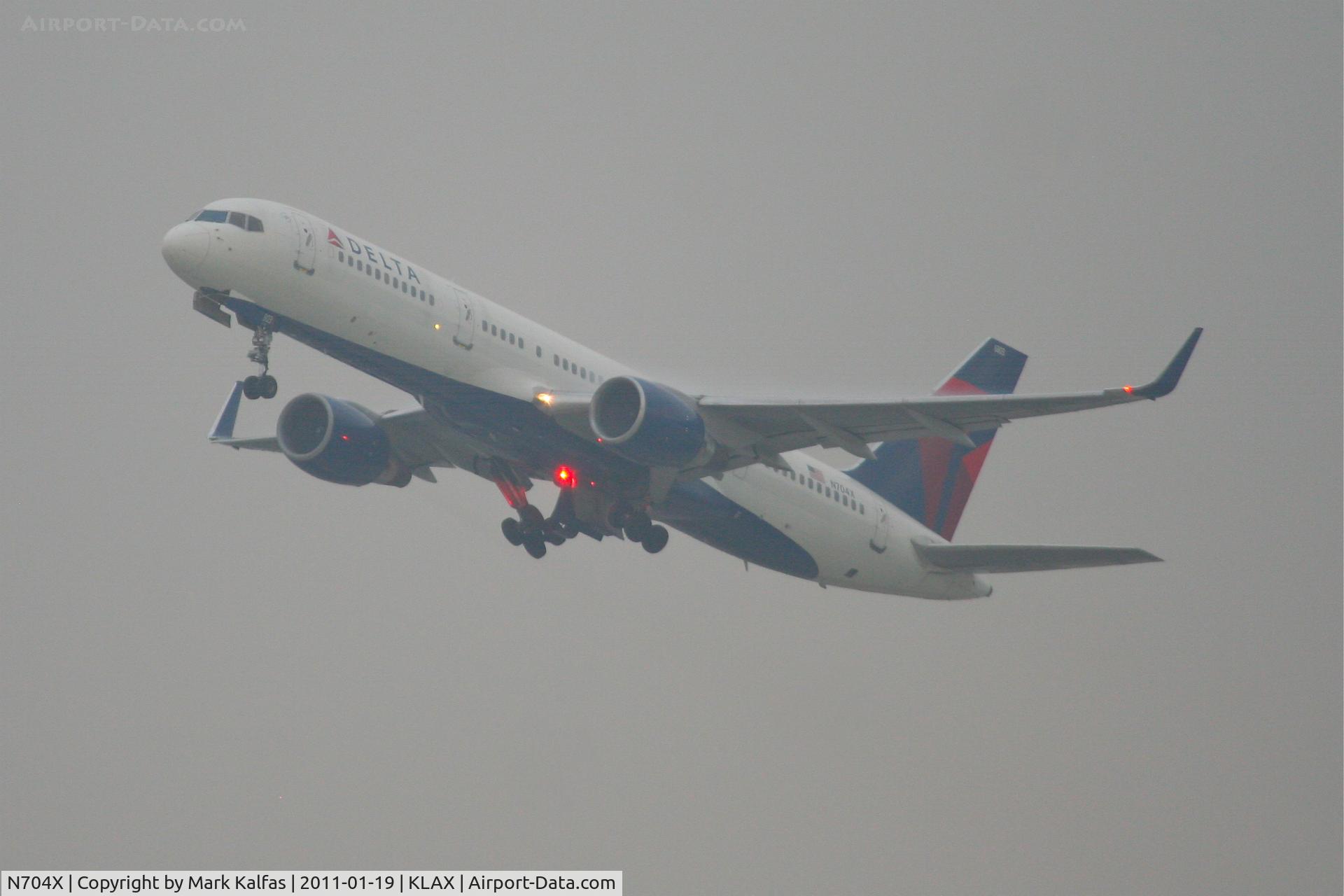 N704X, 1997 Boeing 757-2Q8 C/N 28163, Delta Airlines Boeing 757-2Q8, N704X departing RWY 25R KLAX.