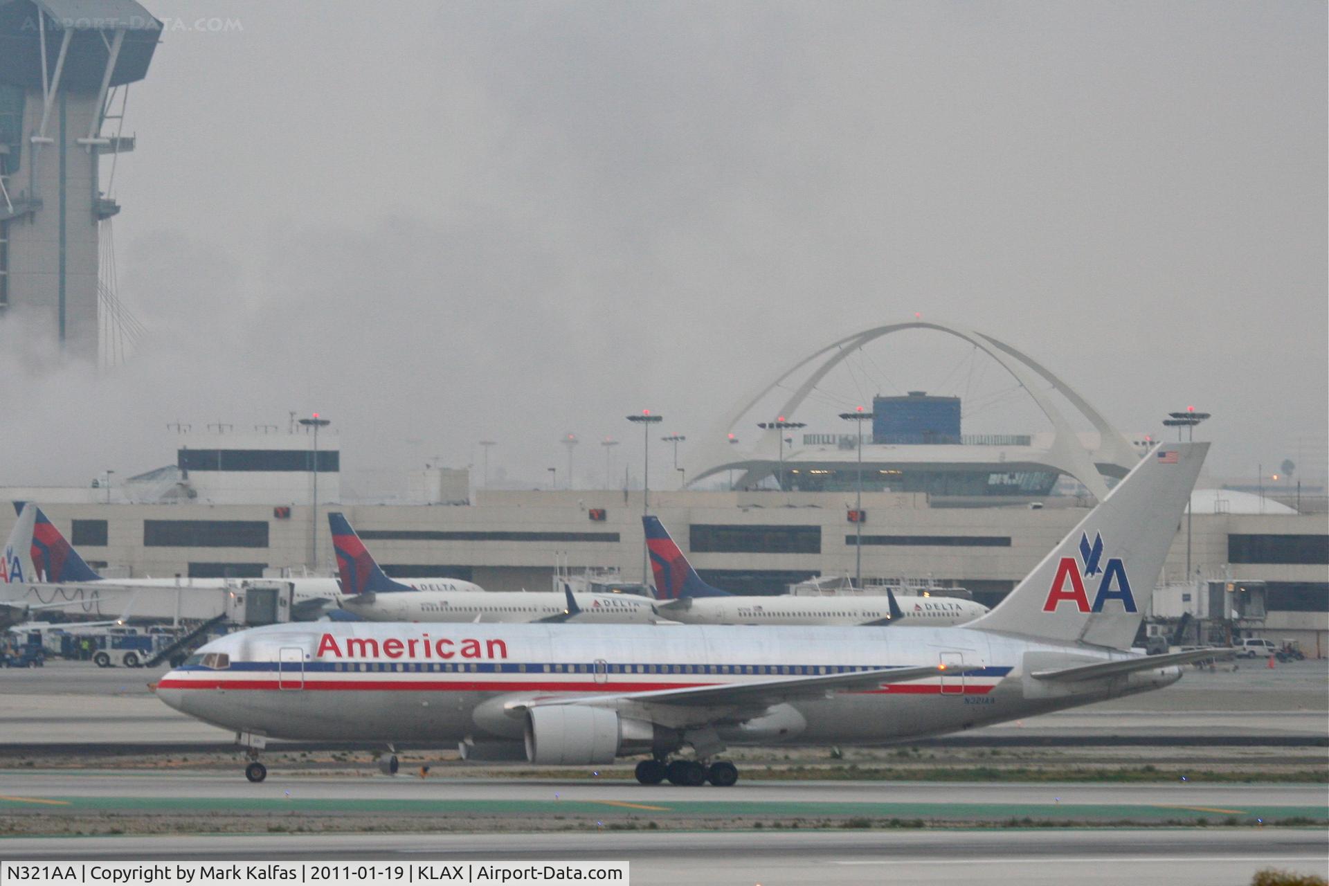 N321AA, 1986 Boeing 767-223 C/N 22322, American Airlines Boeing 767-223, N321AA on TWY H KLAX.