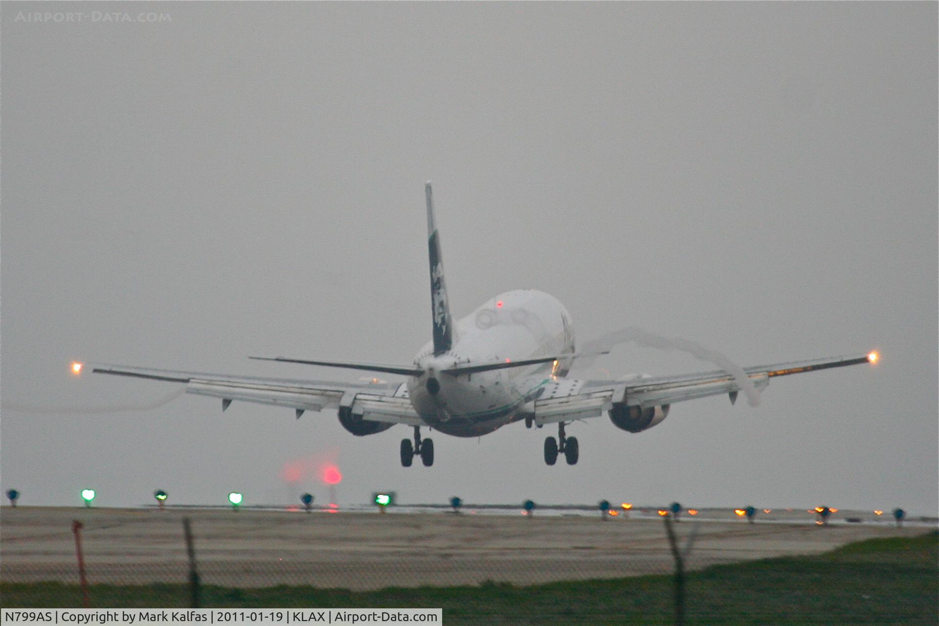 N799AS, 1998 Boeing 737-490 C/N 29270, Alaska Airlines Boeing 737-490, N799AS RWY 24R approach KLAX.