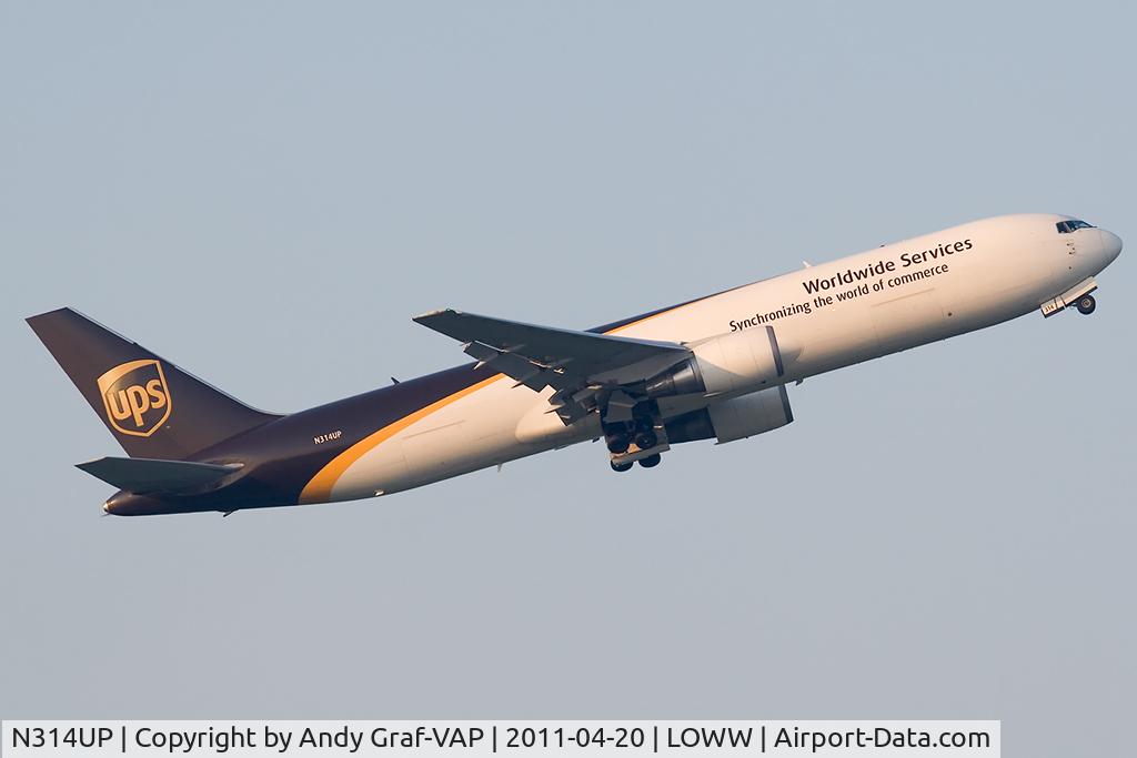 N314UP, 1996 Boeing 767-34AF C/N 27742, UPS 767-300