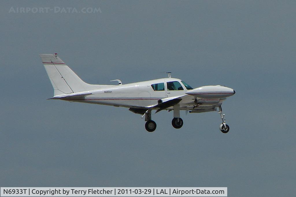 N6933T, 1960 Cessna 310D C/N 39233, 2011 Sun n Fun - Lakeland , Florida