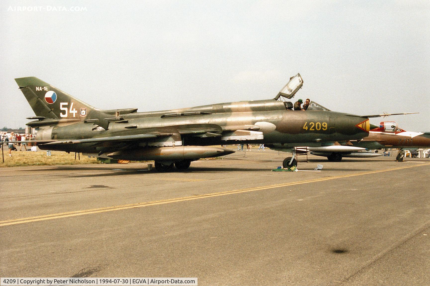 4209, Sukhoi Su-22M-4 C/N 42509, Another view of the Czech Air Force Su-22M-4 Fitter on display at the 1994 Intnl Air Tattoo at RAF Fairford.