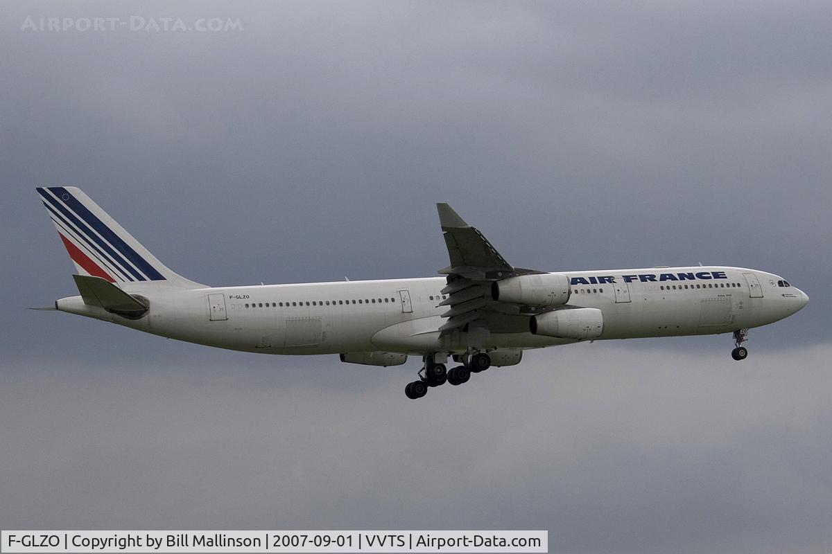 F-GLZO, 1998 Airbus A340-313X C/N 246, final to 25