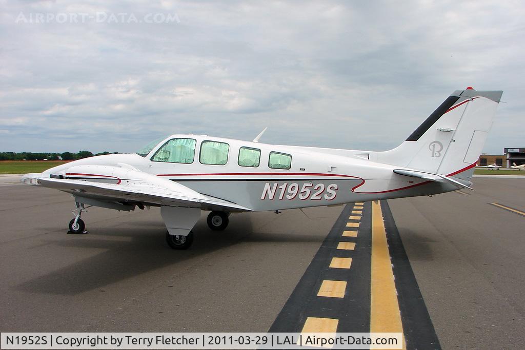 N1952S, 1973 Beech 58 Baron C/N TH-420, 2011 Sun n Fun  - Lakeland , Florida
