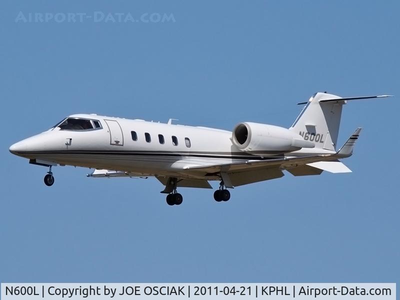 N600L, Learjet 60 C/N 259, Arriving in PHL