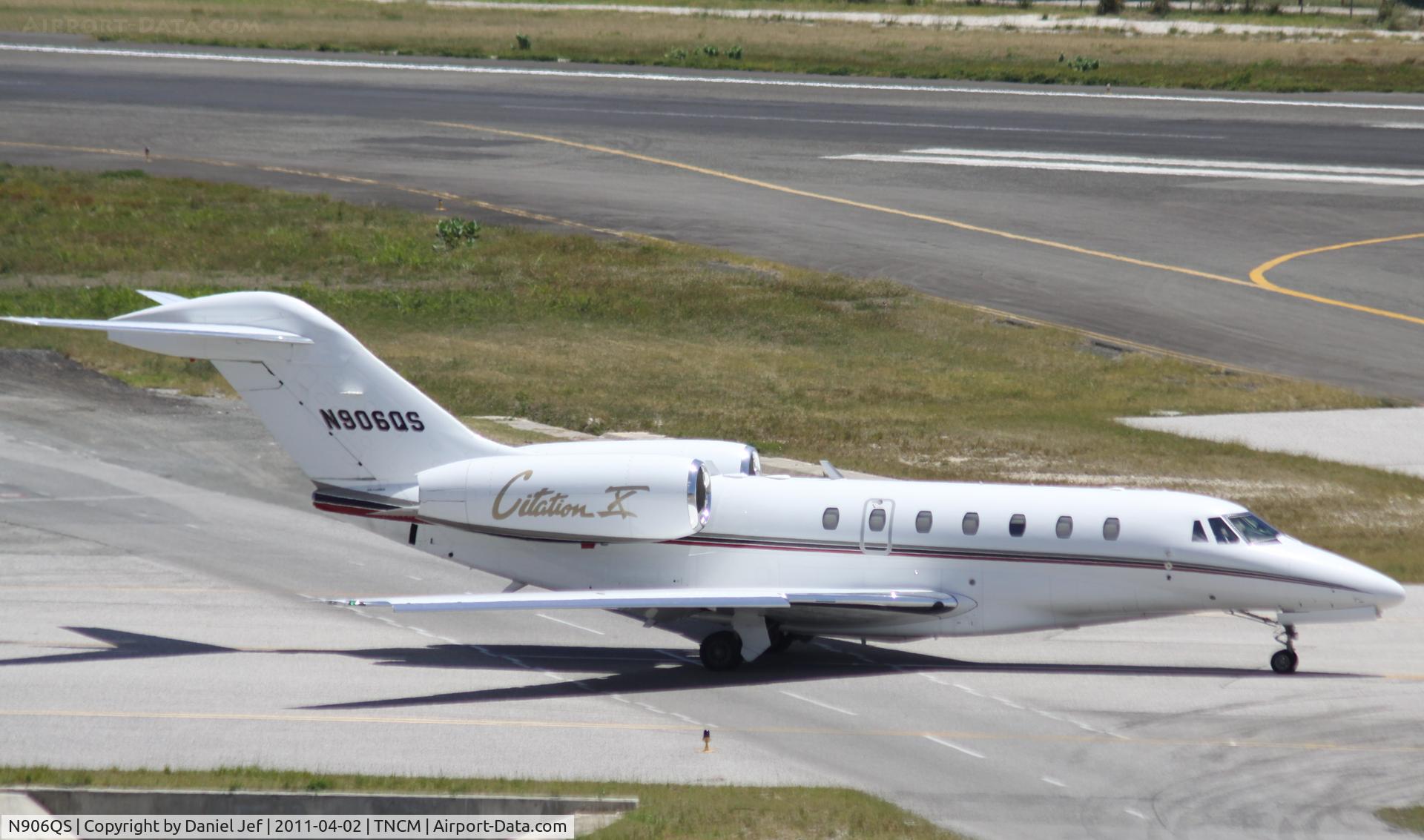 N906QS, 2002 Cessna 750 Citation X Citation X C/N 750-0206, N906QS taxing for take off at TNCM