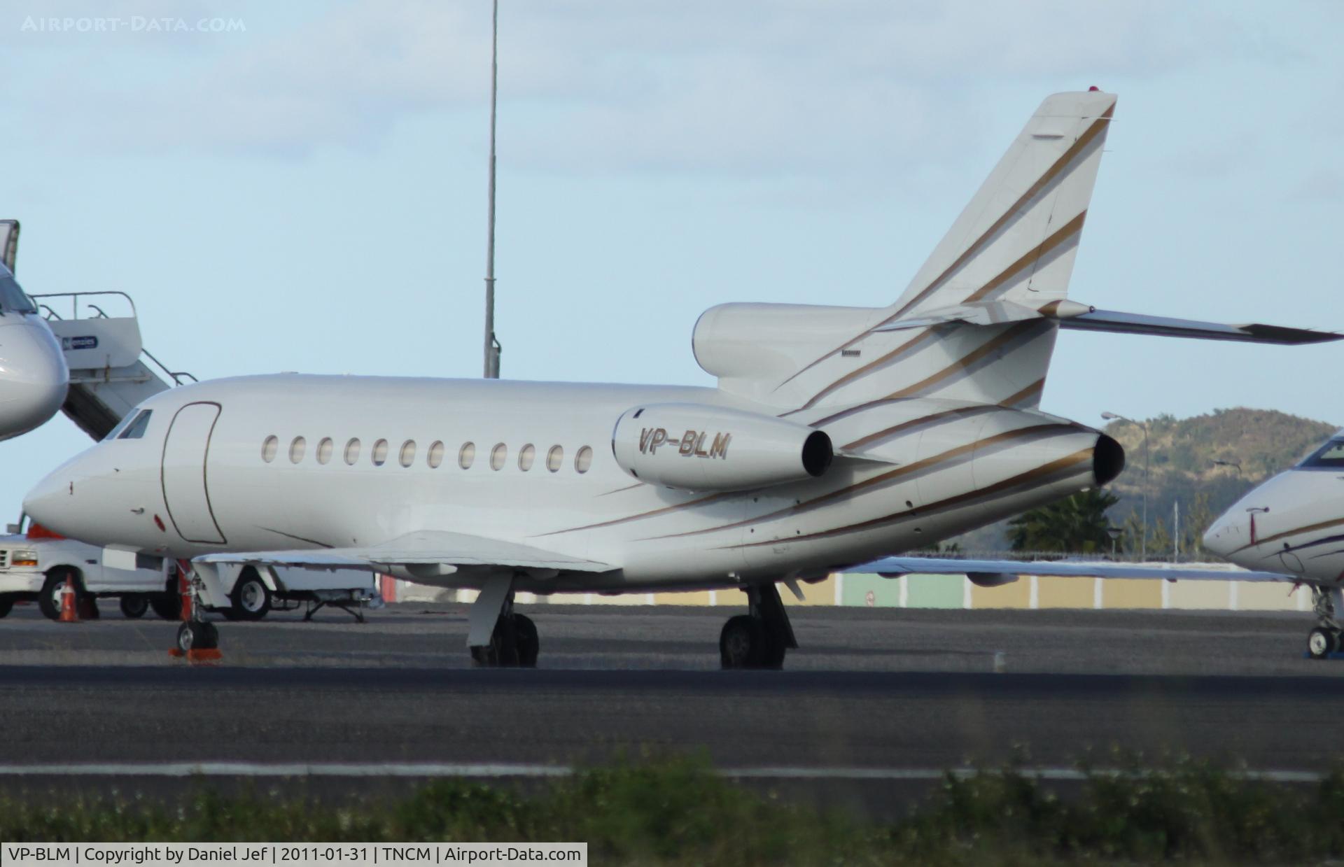 VP-BLM, 1989 Dassault Falcon 900 C/N 72, VP-BLM park at TNCM