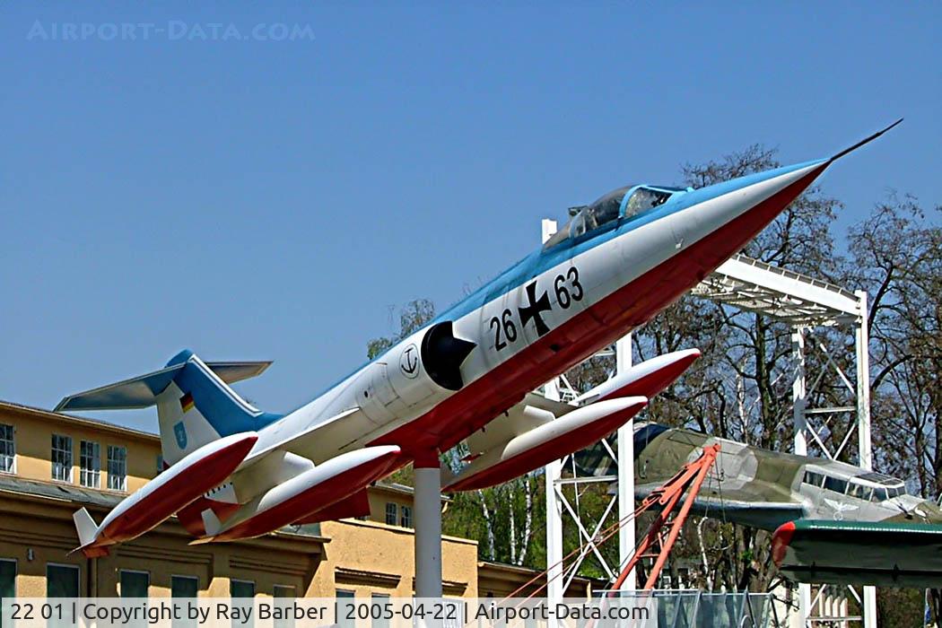 22 01, Lockheed F-104G Starfighter C/N 683-7070, Lockheed F-104G Starfighter [683-7070] Technikmuseum Speyer~D 22/04/2005 Wears false marks of 26+63.