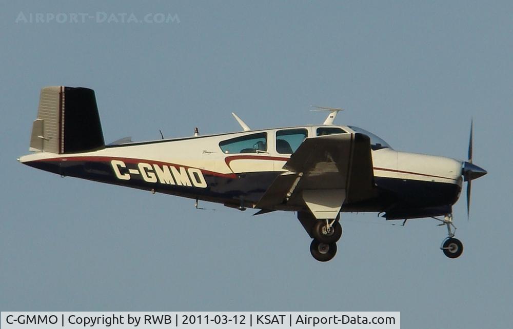 C-GMMO, 1970 Beech V35B Bonanza C/N D-9111, Landing 12R