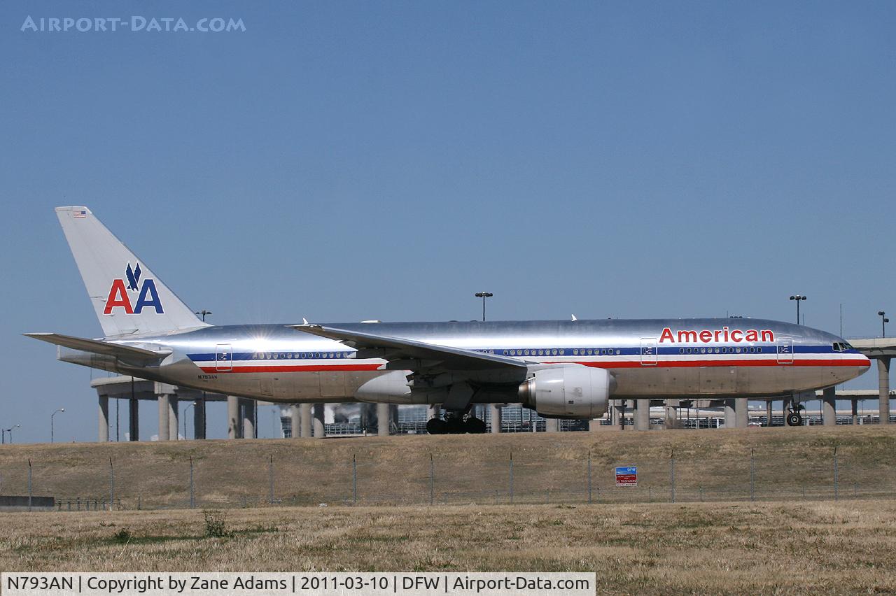 N793AN, 2000 Boeing 777-223 C/N 30255, American Airlines at DFW Airport