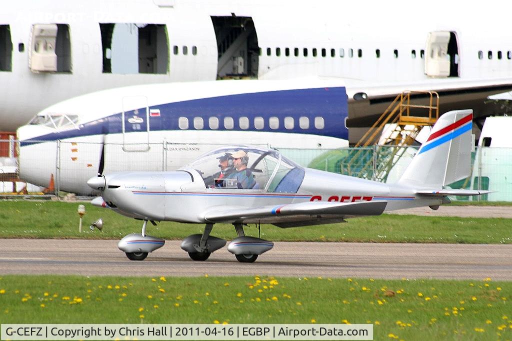G-CEFZ, 2006 Cosmik EV-97 TeamEurostar UK C/N 2824, Lineing up on RW26