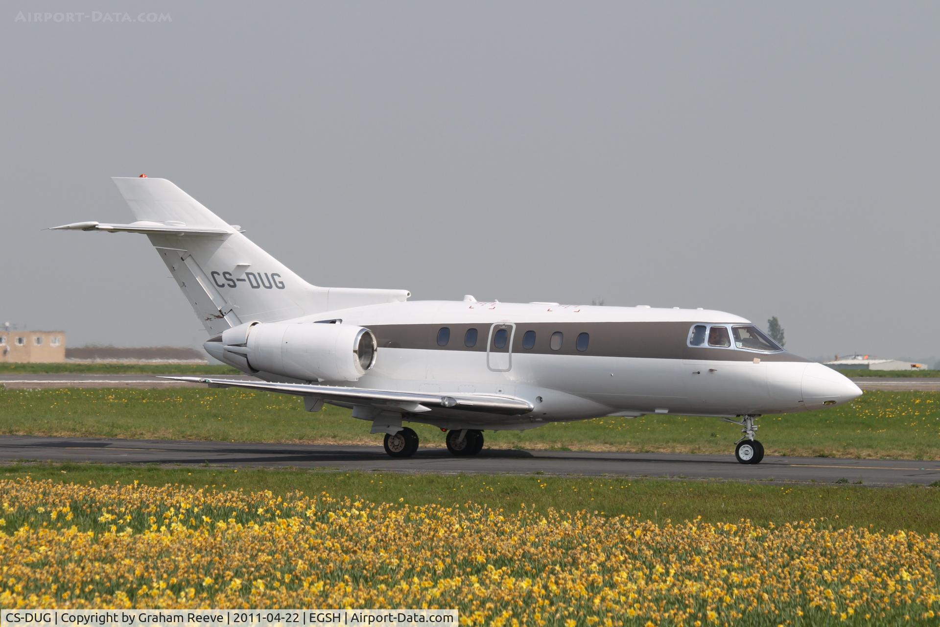 CS-DUG, 2008 Hawker Beechcraft 750 C/N HB-20, Heading for the apron.