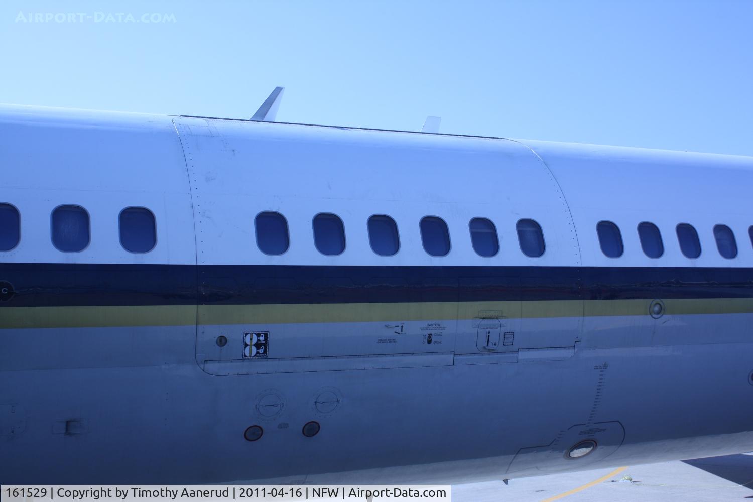 161529, 1982 McDonnell Douglas C-9B Skytrain II C/N 48165, McDonnell Douglas C-9B Skytrain II, c/n: 48165; Cargo door detail